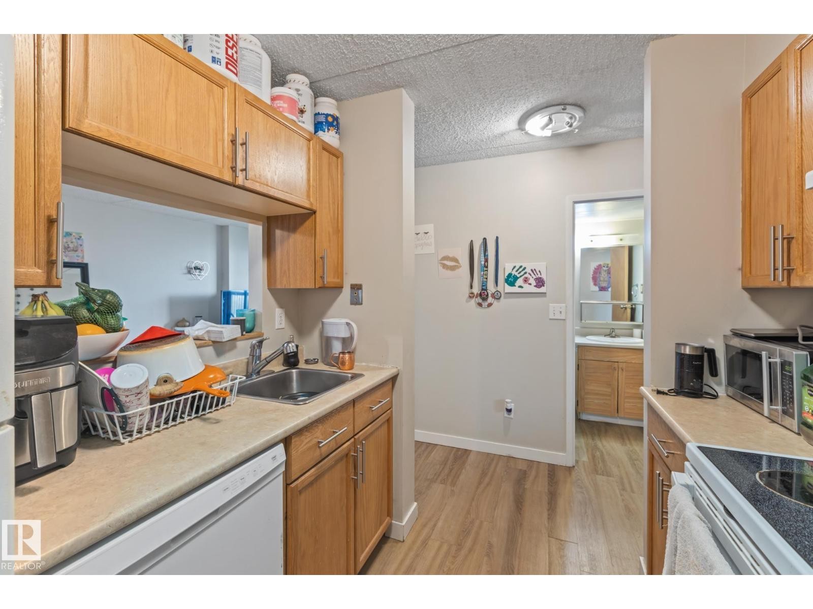 












#905 9917 110 ST NW

,
Edmonton,




Alberta
T5K2N4

