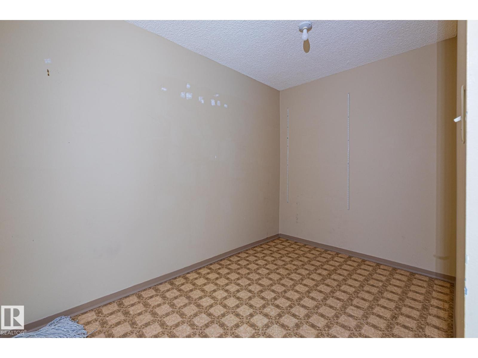 












#602 11503 100 AV NW NW

,
Edmonton,




Alberta
T5K2K7

