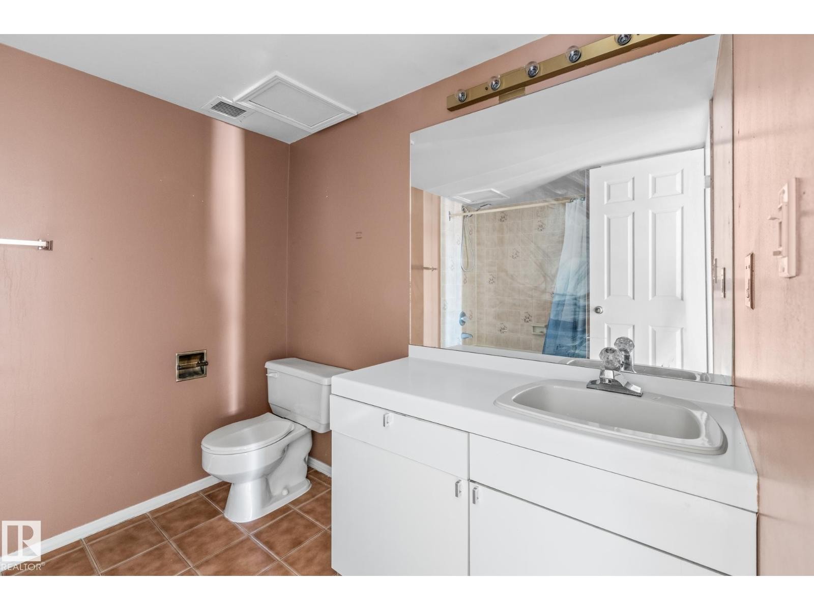 












#602 11503 100 AV NW NW

,
Edmonton,




Alberta
T5K2K7


