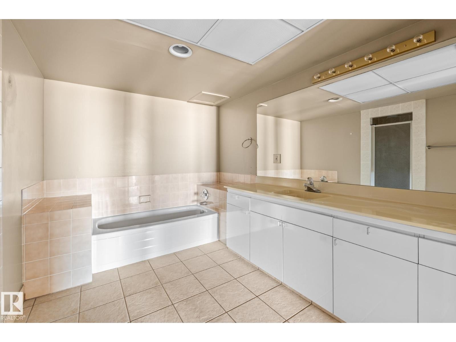 












#602 11503 100 AV NW NW

,
Edmonton,




Alberta
T5K2K7

