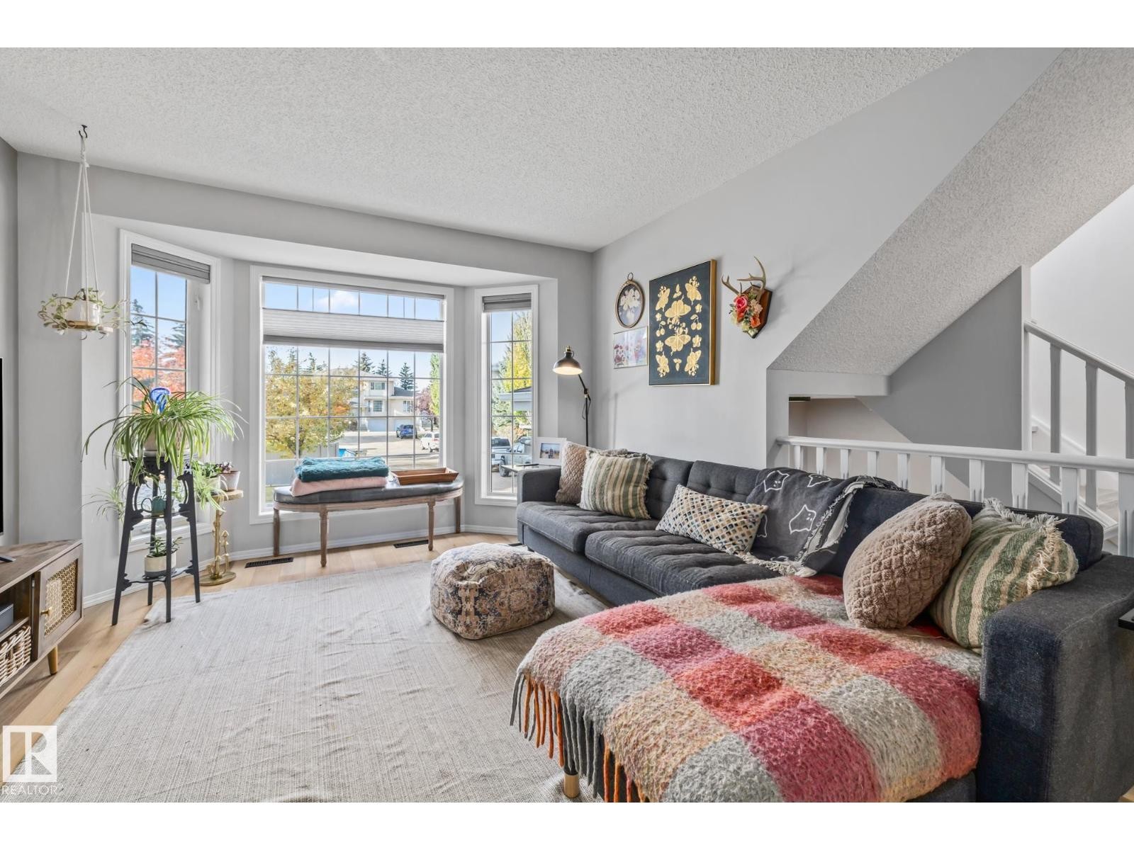 












1606 JAMHA RD NW

,
Edmonton,




Alberta
T6L6V7


