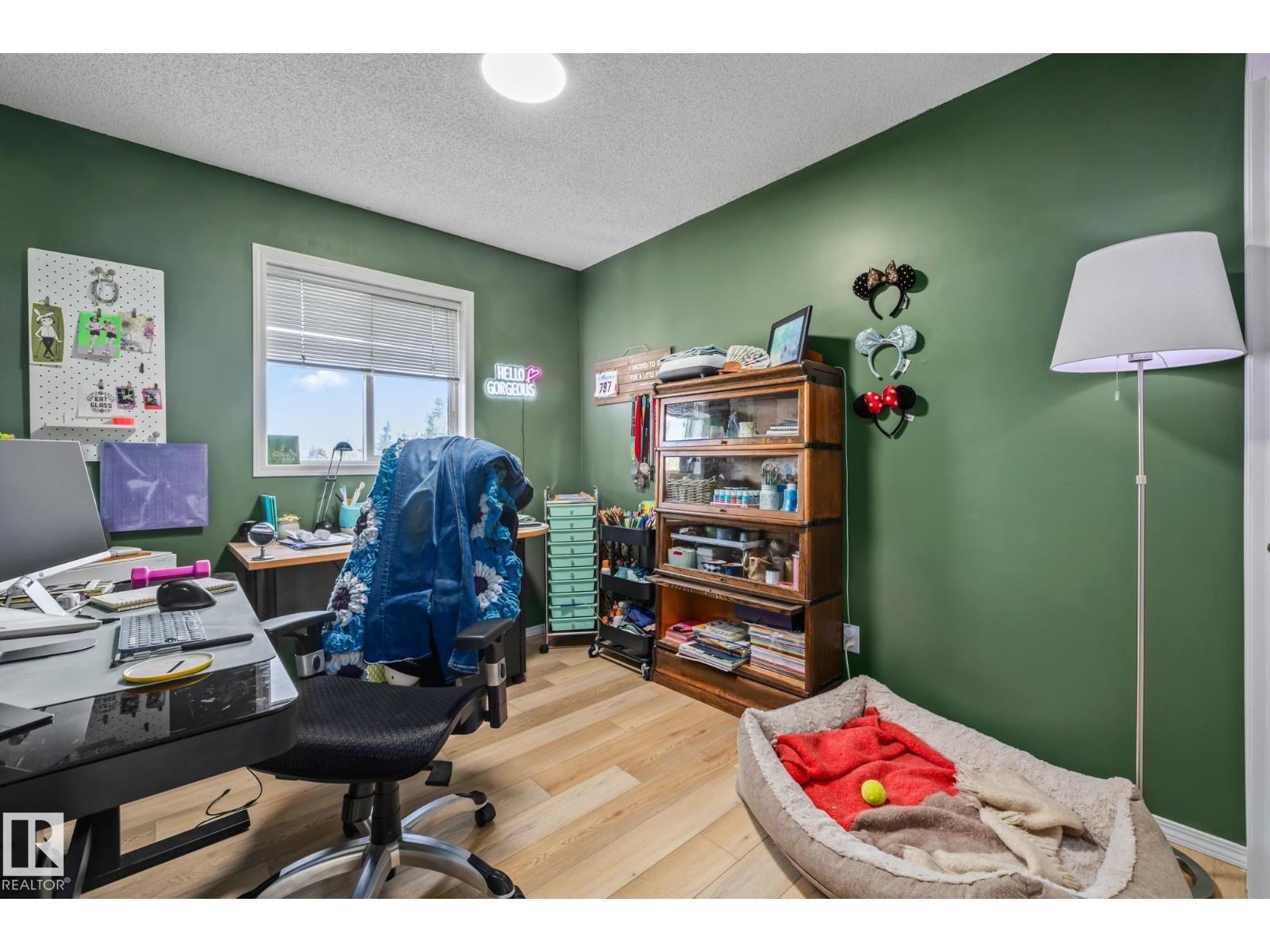 












1606 JAMHA RD NW

,
Edmonton,




Alberta
T6L6V7

