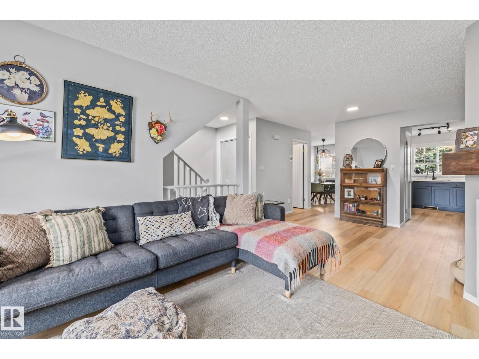 












1606 JAMHA RD NW

,
Edmonton,




Alberta
T6L6V7


