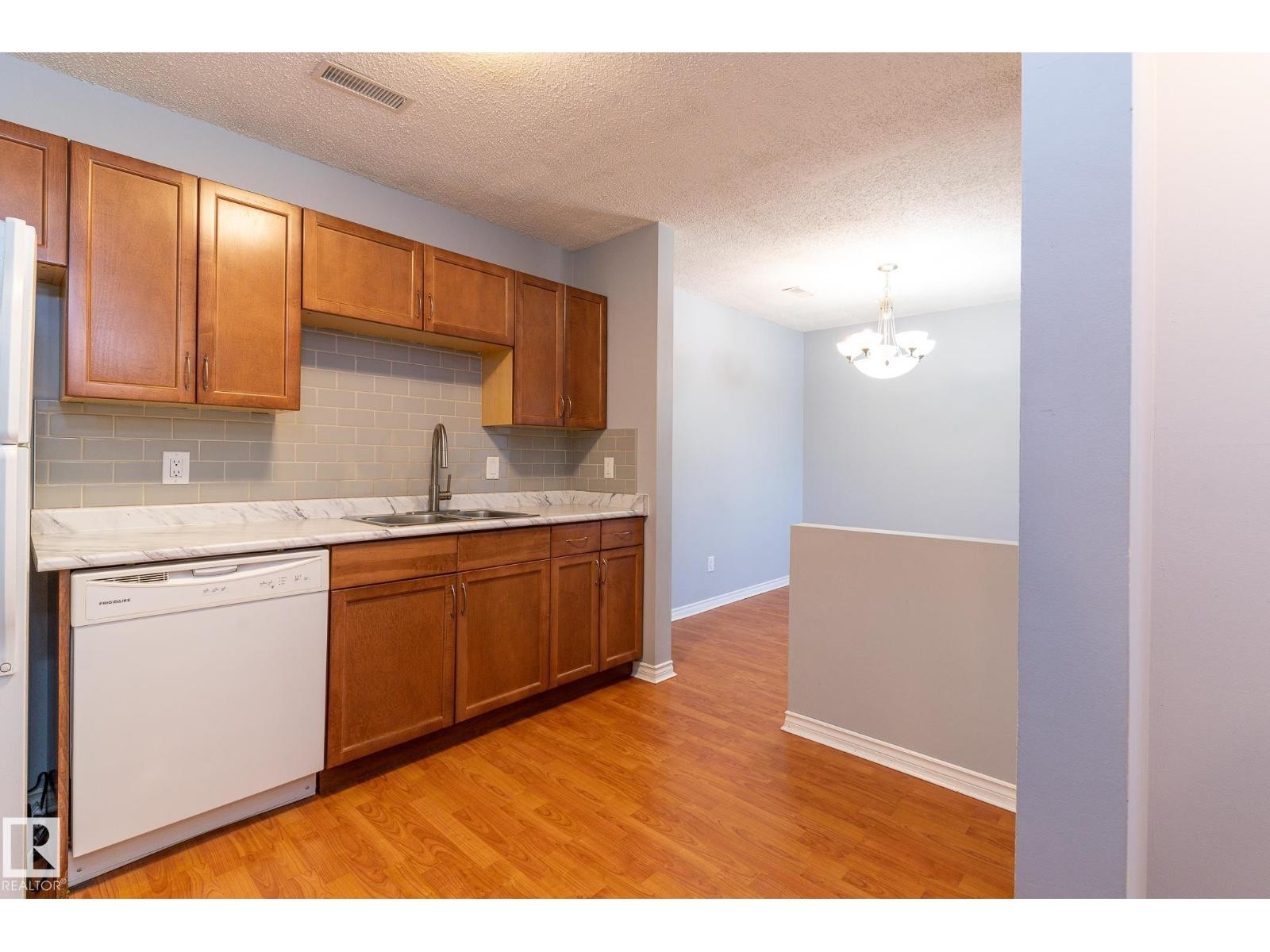 












#67 1503 MILL WOODS RD NW

,
Edmonton,




Alberta
T6L4C2

