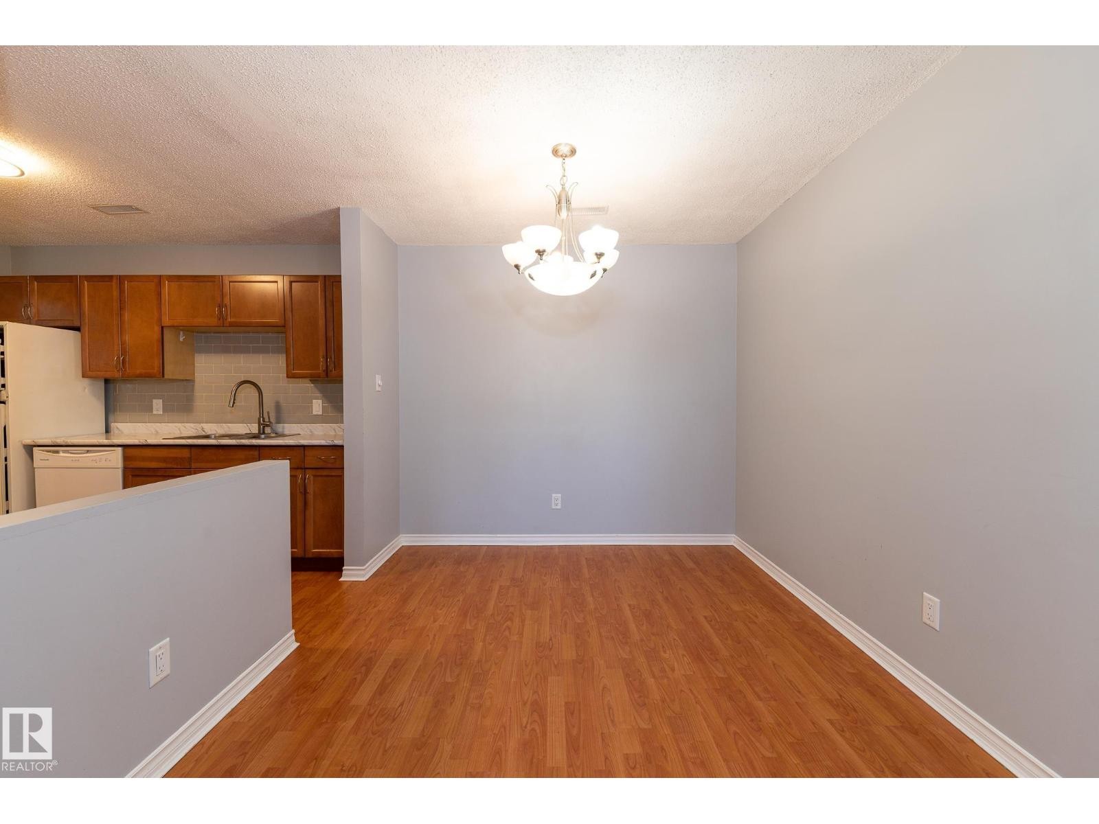 












#67 1503 MILL WOODS RD NW

,
Edmonton,




Alberta
T6L4C2

