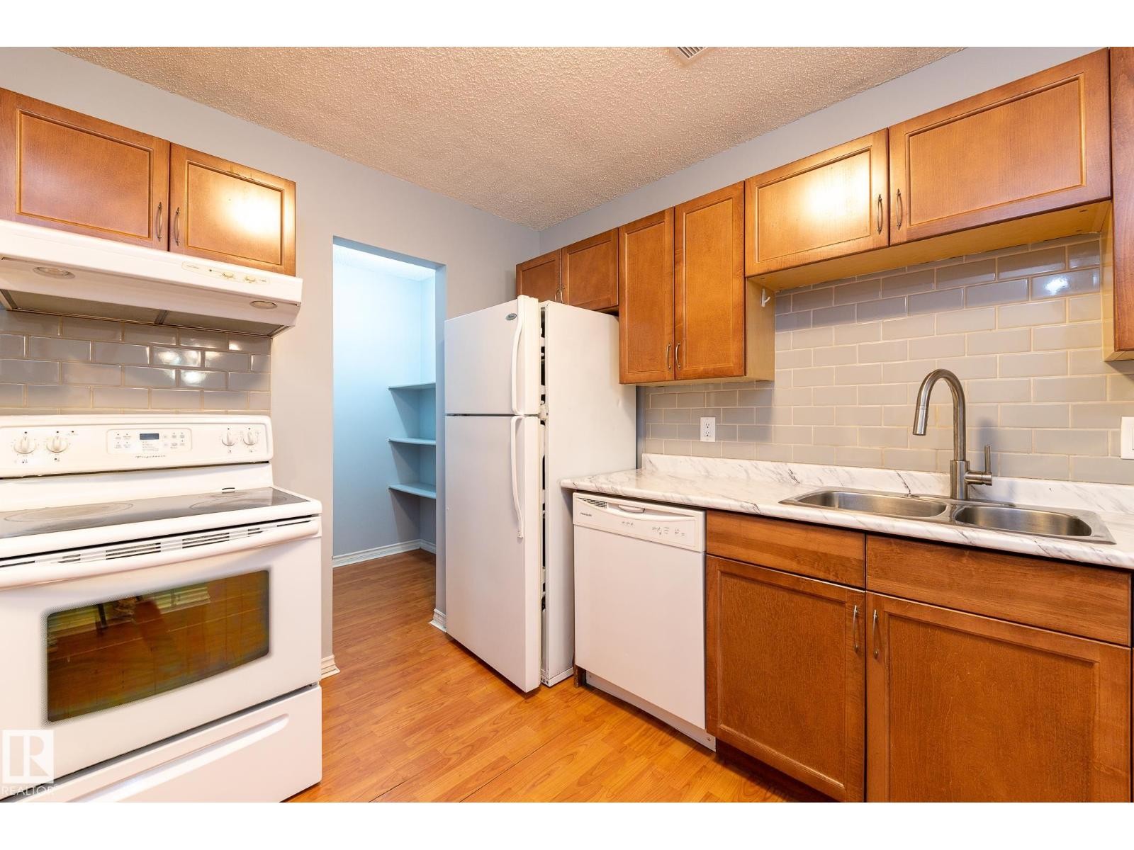 












#67 1503 MILL WOODS RD NW

,
Edmonton,




Alberta
T6L4C2

