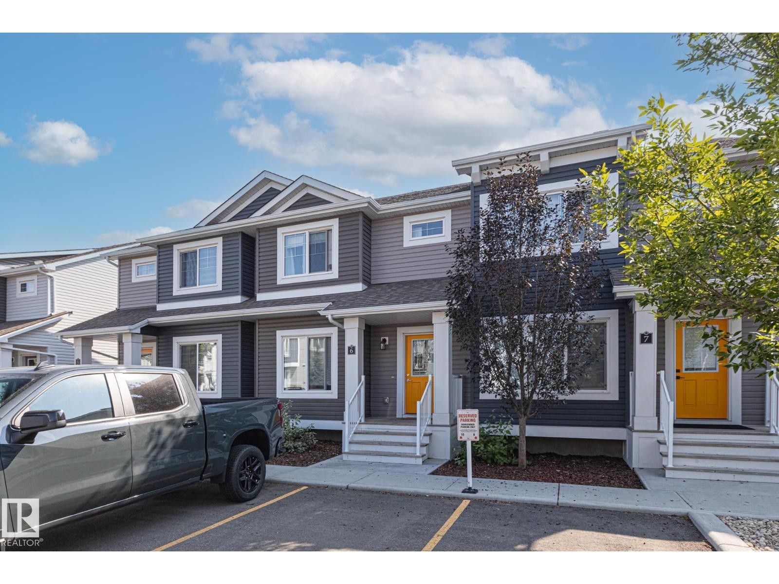 












#6 330 BULYEA RD NW

,
Edmonton,




Alberta
T6R0W8

