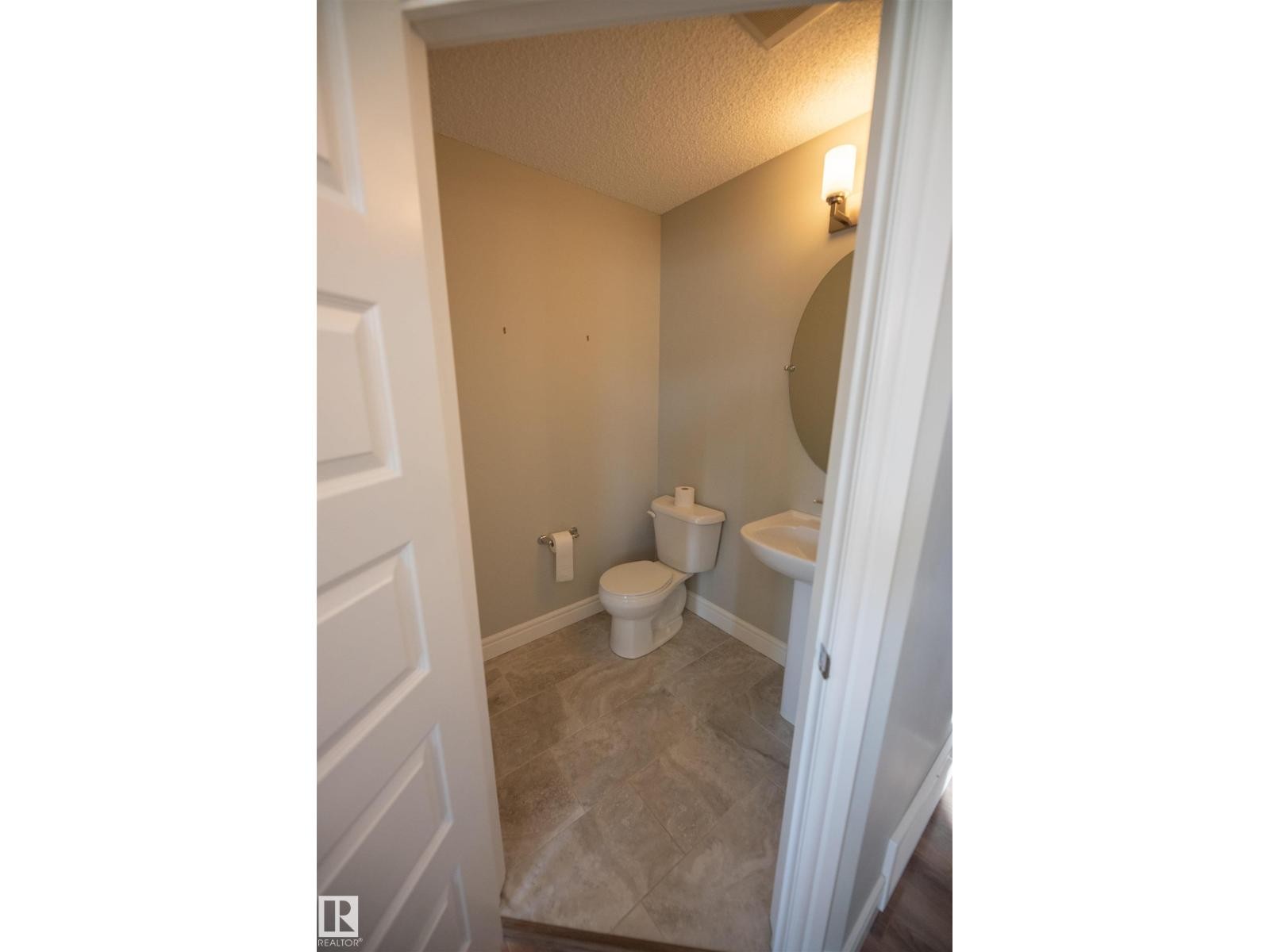 












#6 330 BULYEA RD NW

,
Edmonton,




Alberta
T6R0W8

