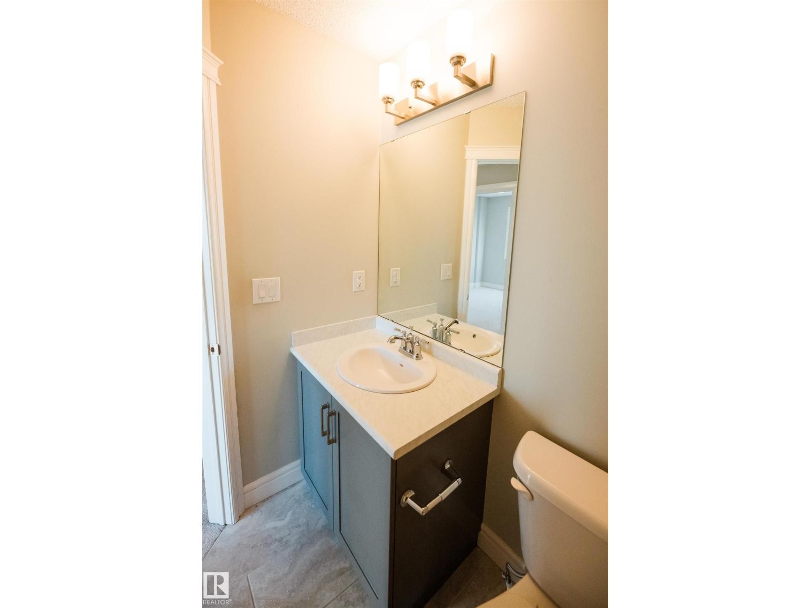 












#6 330 BULYEA RD NW

,
Edmonton,




Alberta
T6R0W8

