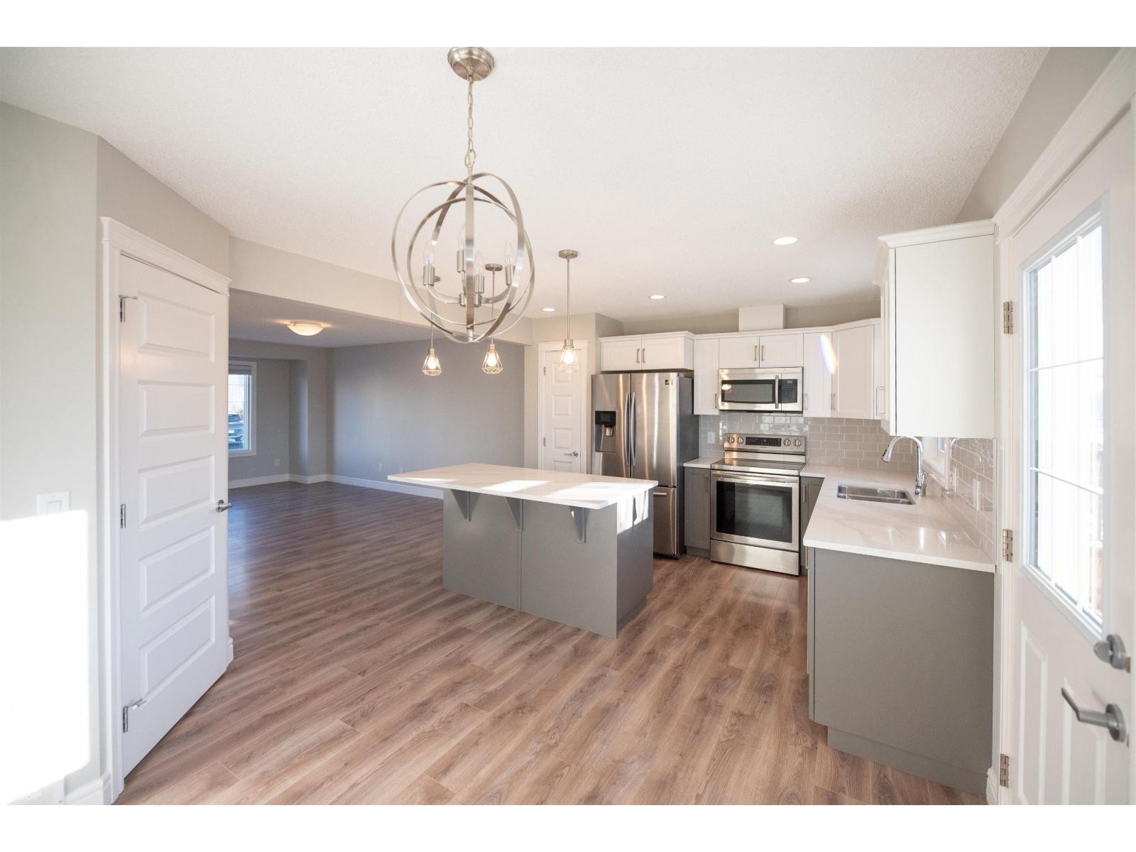 












#6 330 BULYEA RD NW

,
Edmonton,




Alberta
T6R0W8

