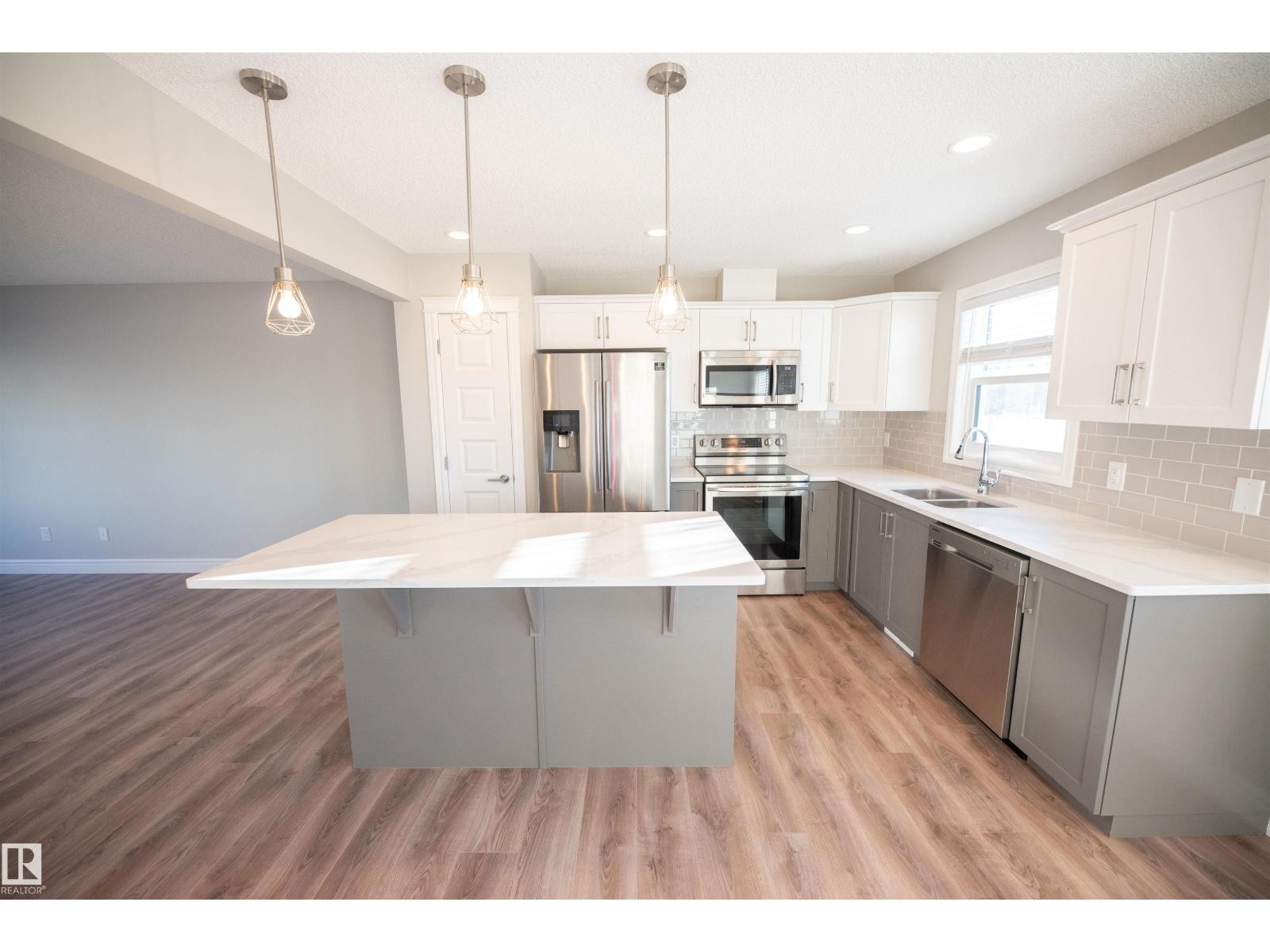 












#6 330 BULYEA RD NW

,
Edmonton,




Alberta
T6R0W8

