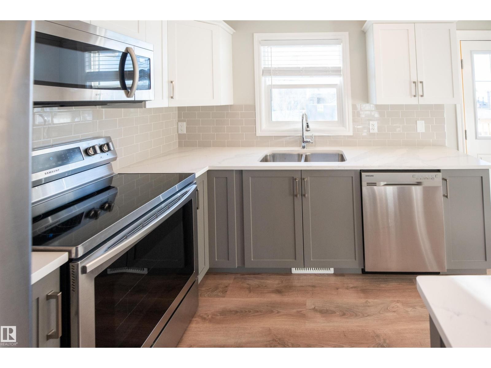 












#6 330 BULYEA RD NW

,
Edmonton,




Alberta
T6R0W8

