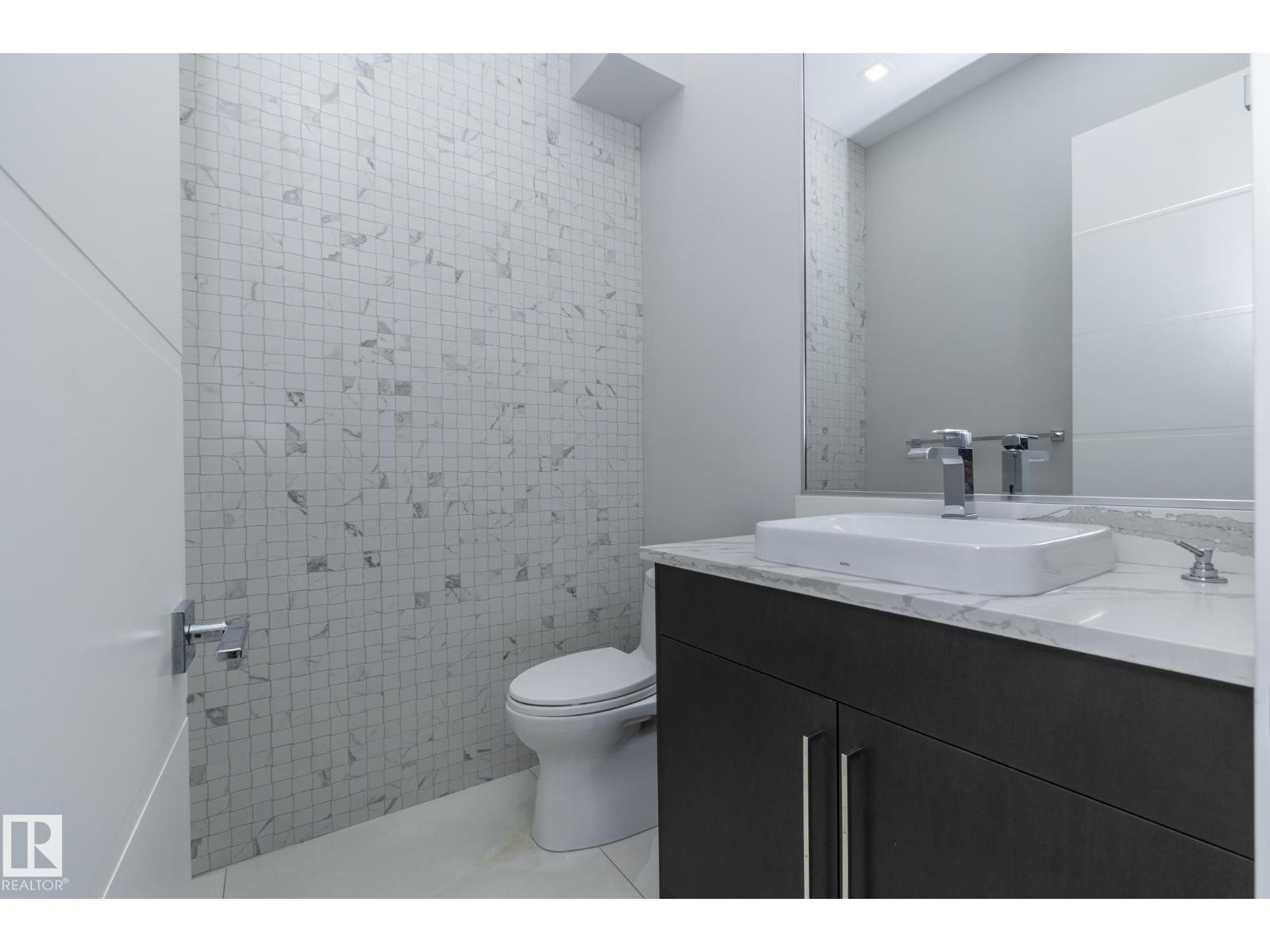 












#14 3466 KESWICK BV SW

,
Edmonton,




Alberta
T6W3S4

