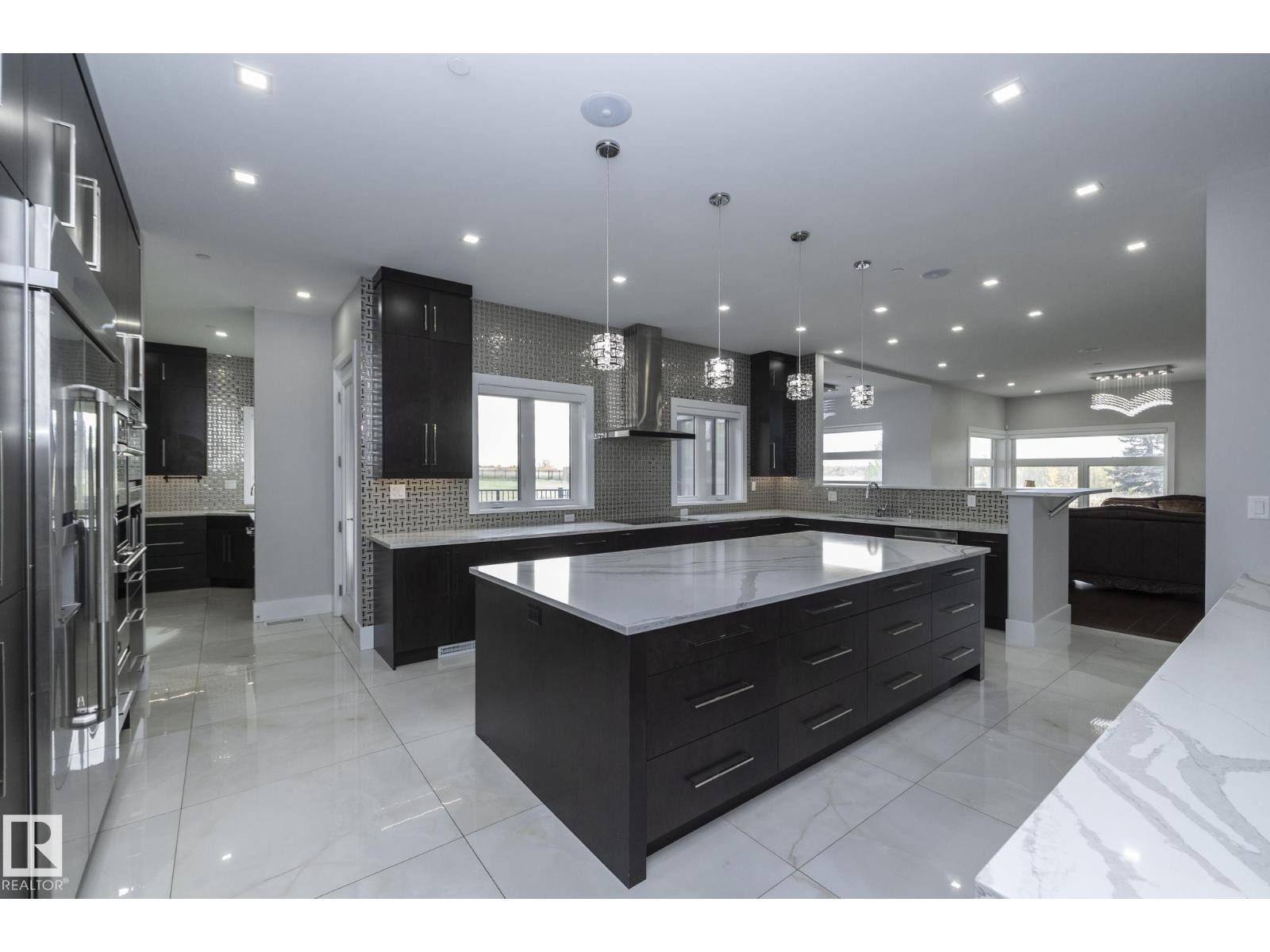 












#14 3466 KESWICK BV SW

,
Edmonton,




Alberta
T6W3S4

