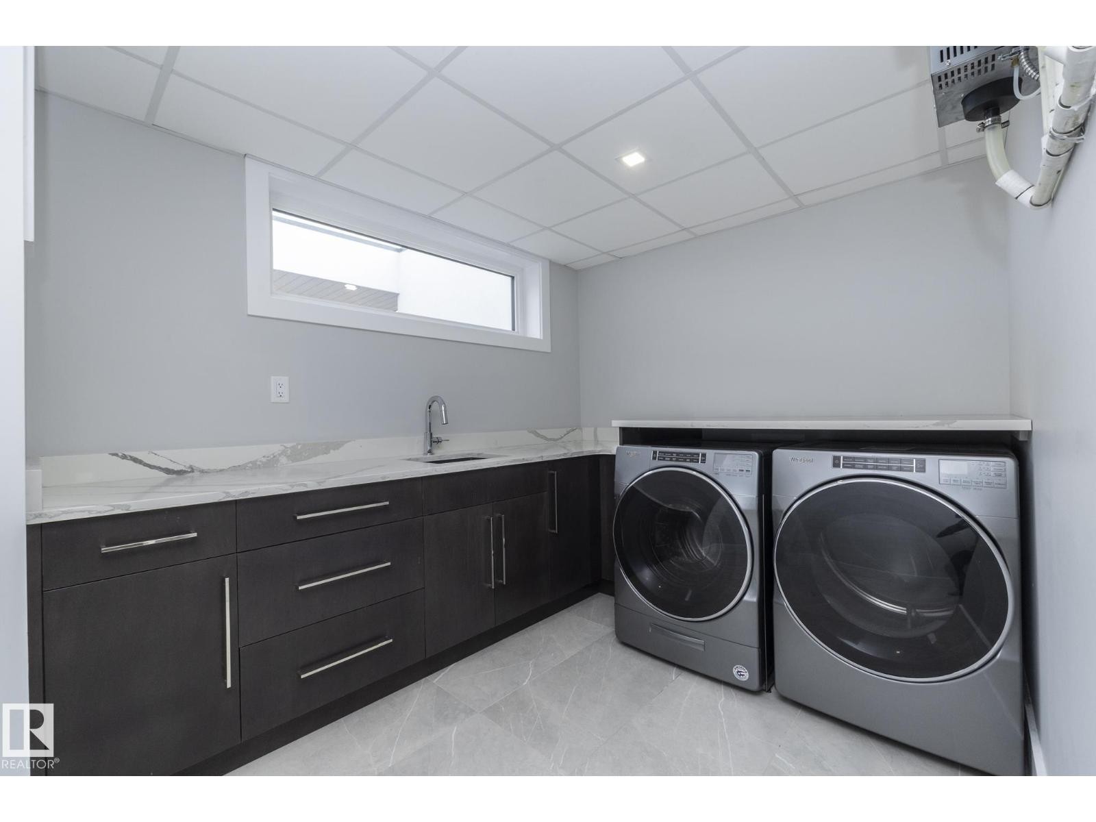 












#14 3466 KESWICK BV SW

,
Edmonton,




Alberta
T6W3S4

