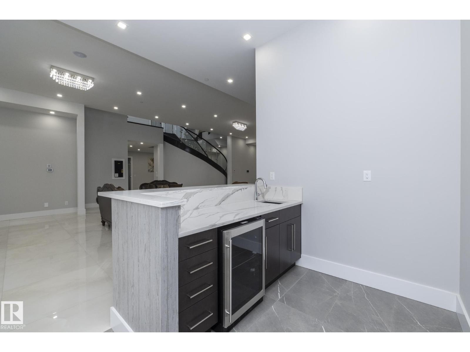 












#14 3466 KESWICK BV SW

,
Edmonton,




Alberta
T6W3S4


