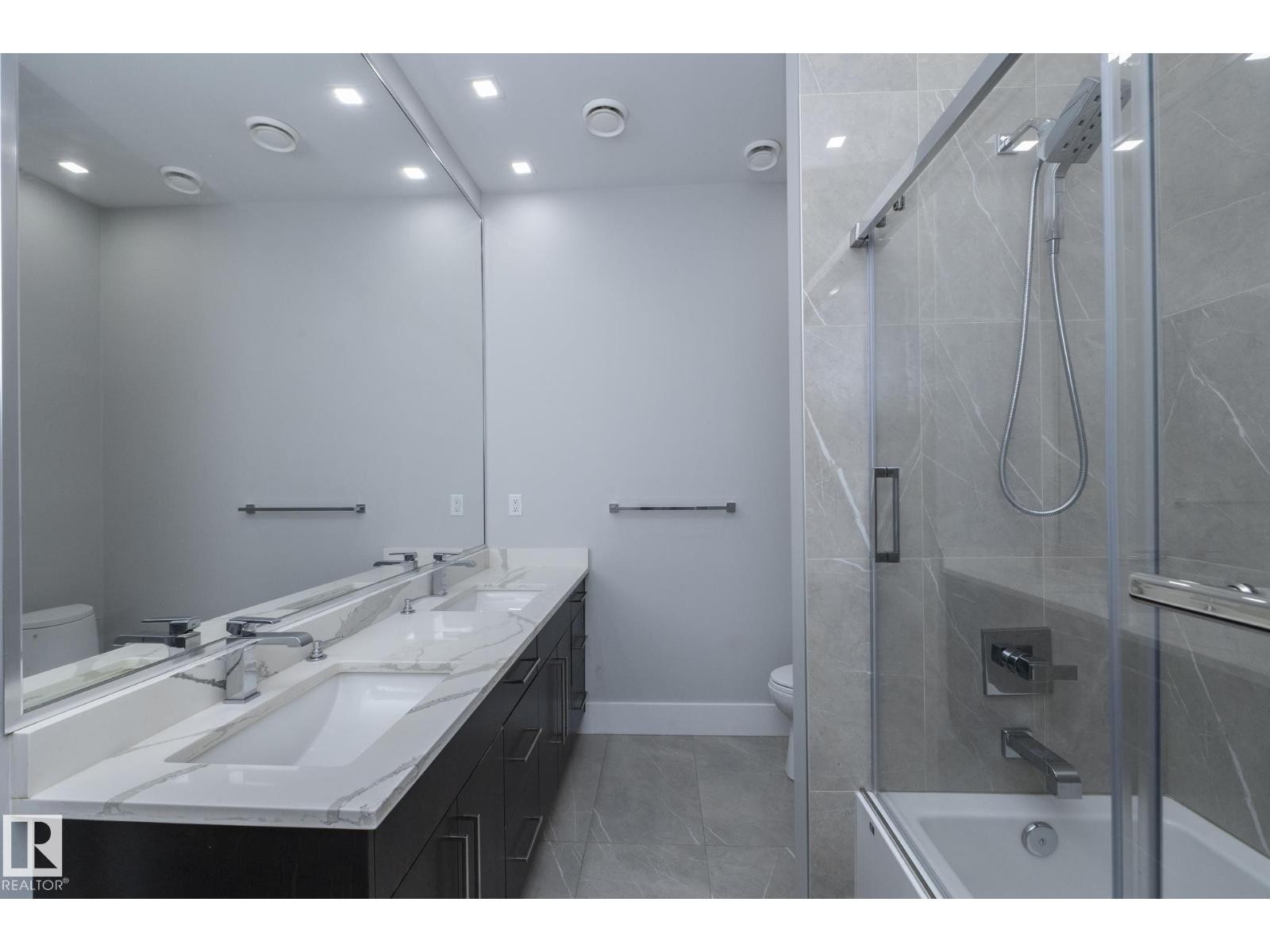 












#14 3466 KESWICK BV SW

,
Edmonton,




Alberta
T6W3S4

