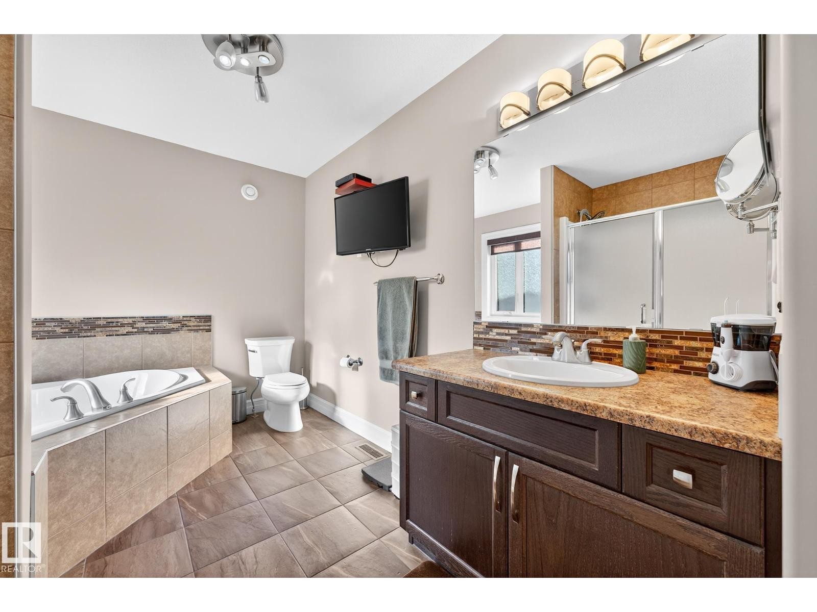 












20616 131 AV NW

,
Edmonton,




Alberta
T5S0J3


