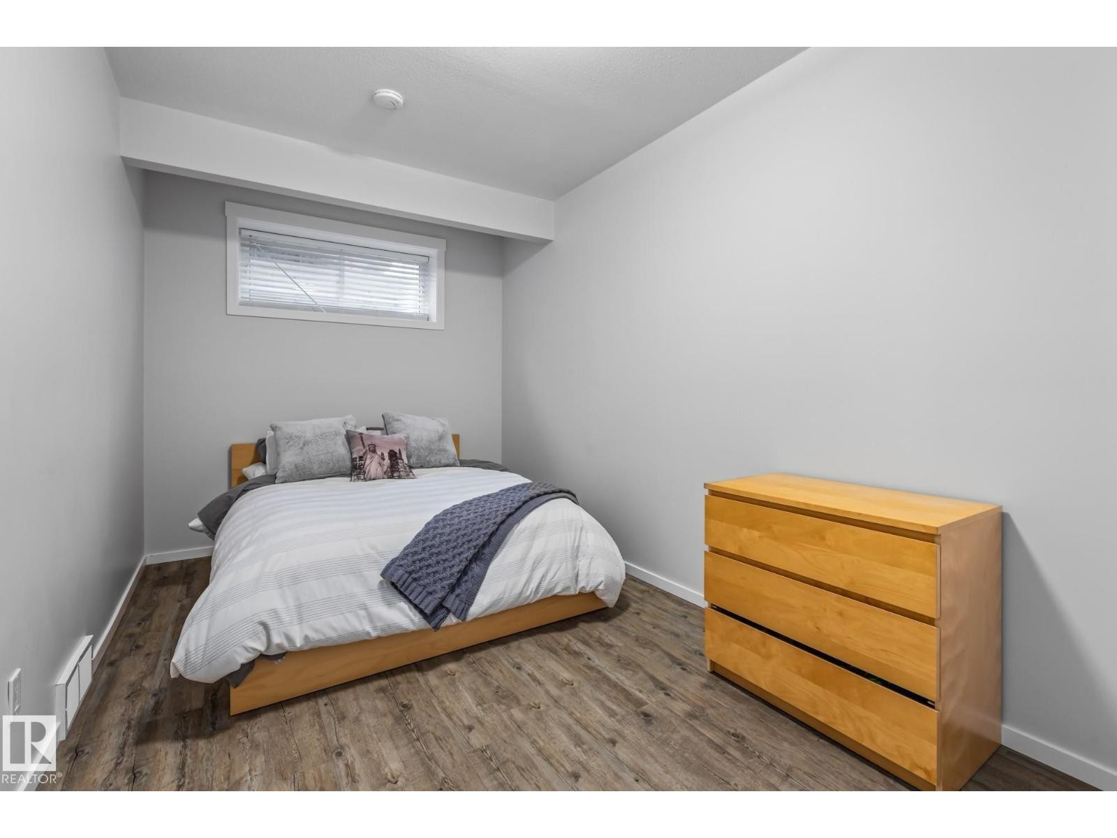 












15 Roberge CL

,
St. Albert,




Alberta
T8N7S7

