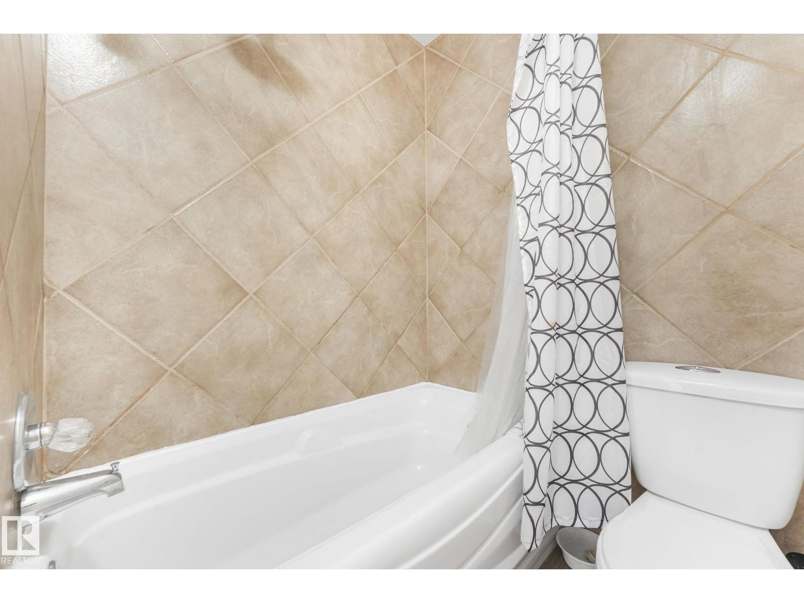 












14416 31 ST NW

,
Edmonton,




Alberta
T5Y1Y8

