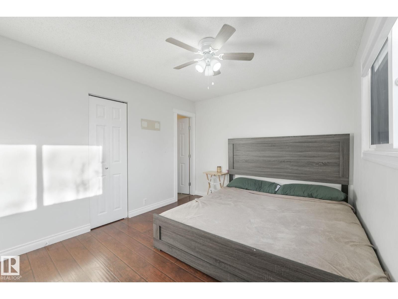 












14416 31 ST NW

,
Edmonton,




Alberta
T5Y1Y8

