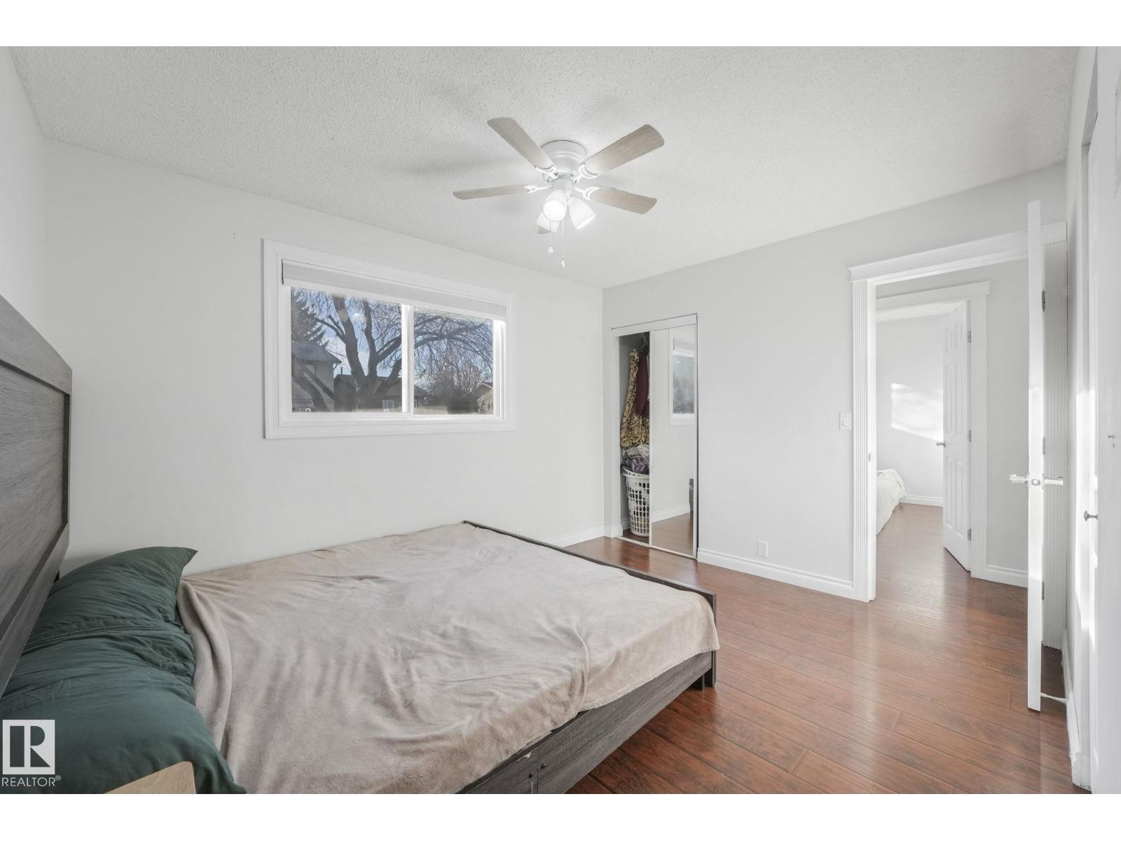 












14416 31 ST NW

,
Edmonton,




Alberta
T5Y1Y8

