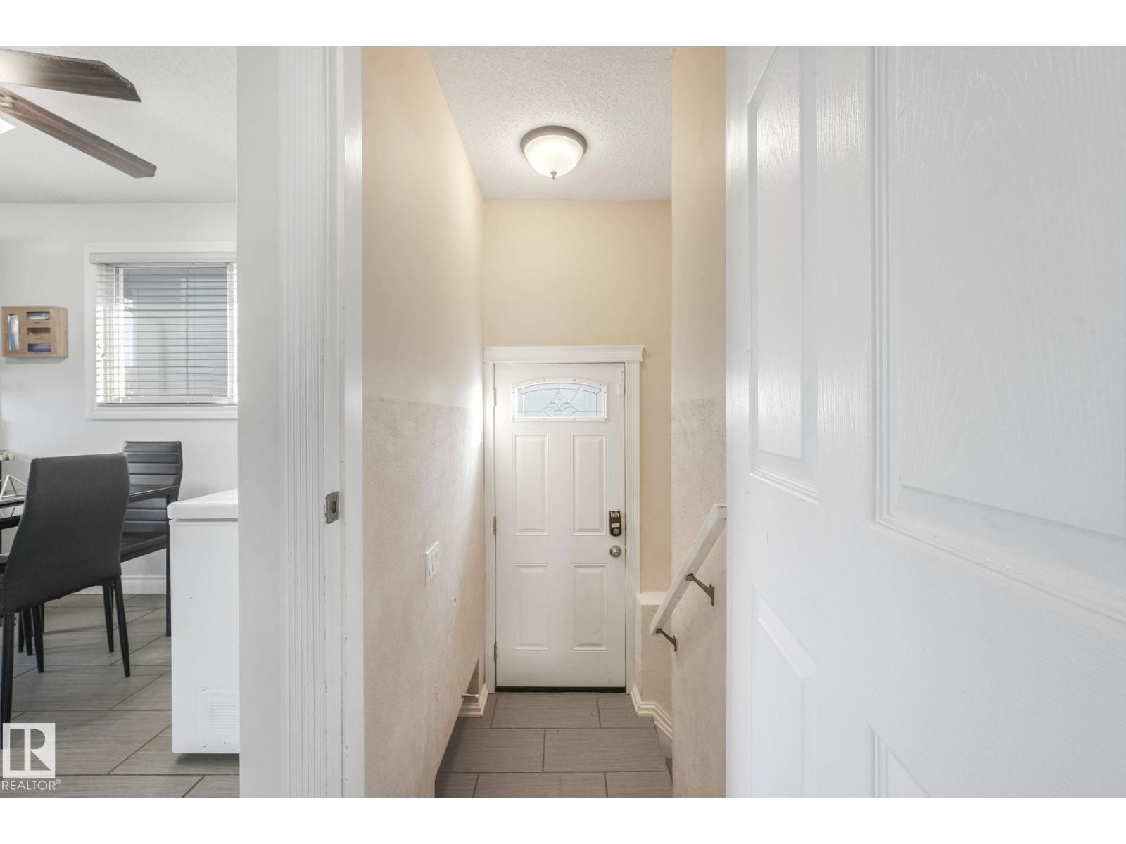 












14416 31 ST NW

,
Edmonton,




Alberta
T5Y1Y8

