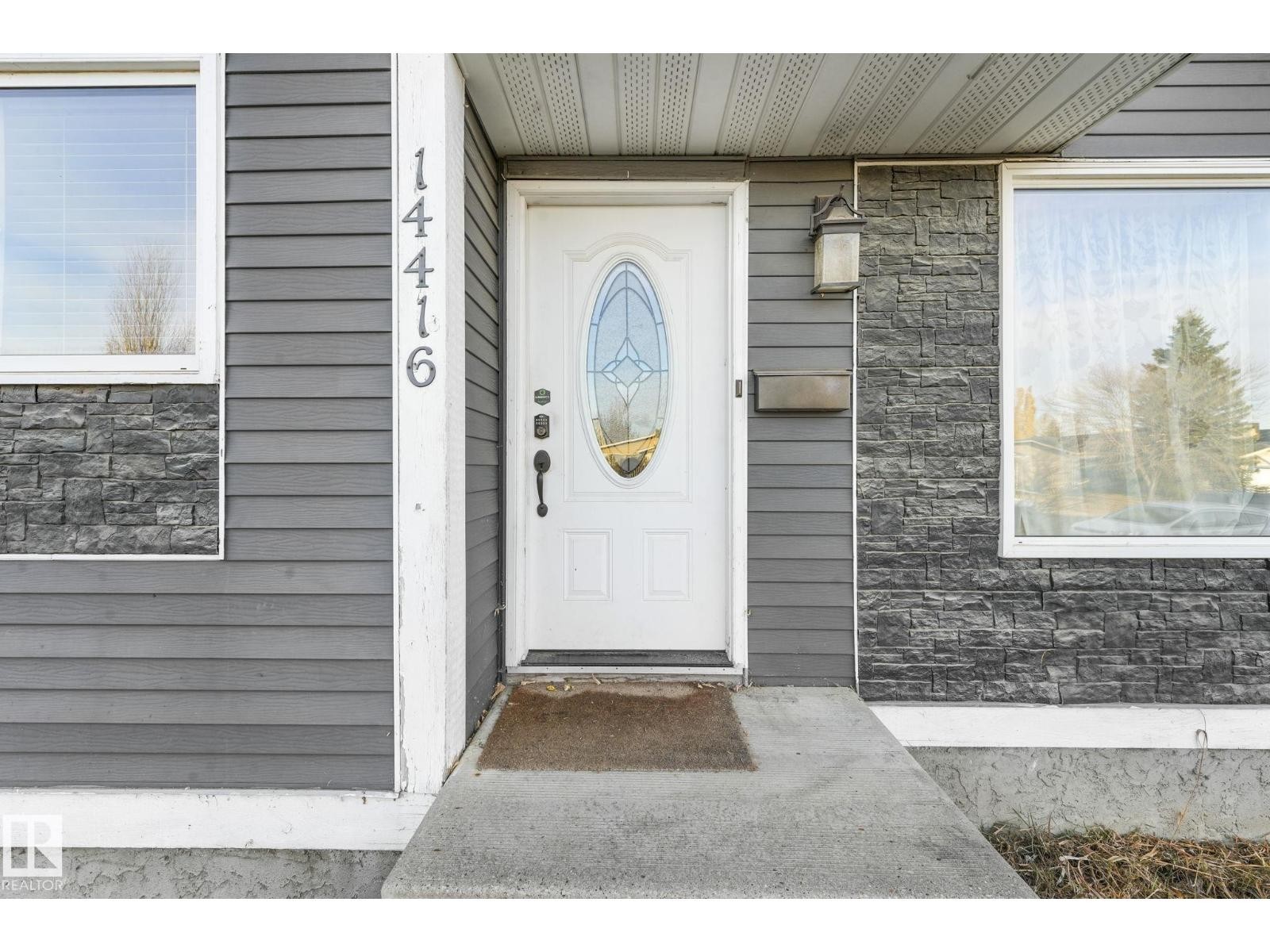 












14416 31 ST NW

,
Edmonton,




Alberta
T5Y1Y8

