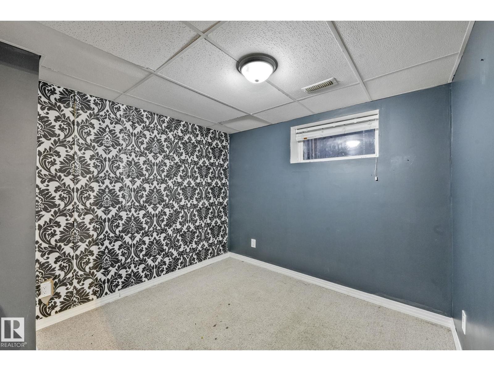 












14416 31 ST NW

,
Edmonton,




Alberta
T5Y1Y8

