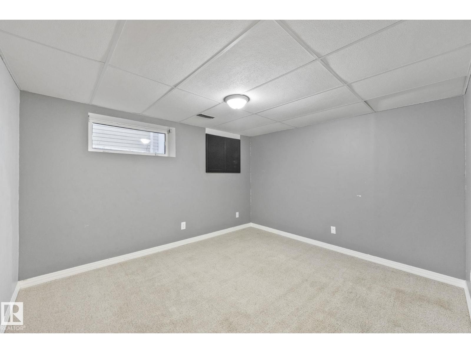 












14416 31 ST NW

,
Edmonton,




Alberta
T5Y1Y8

