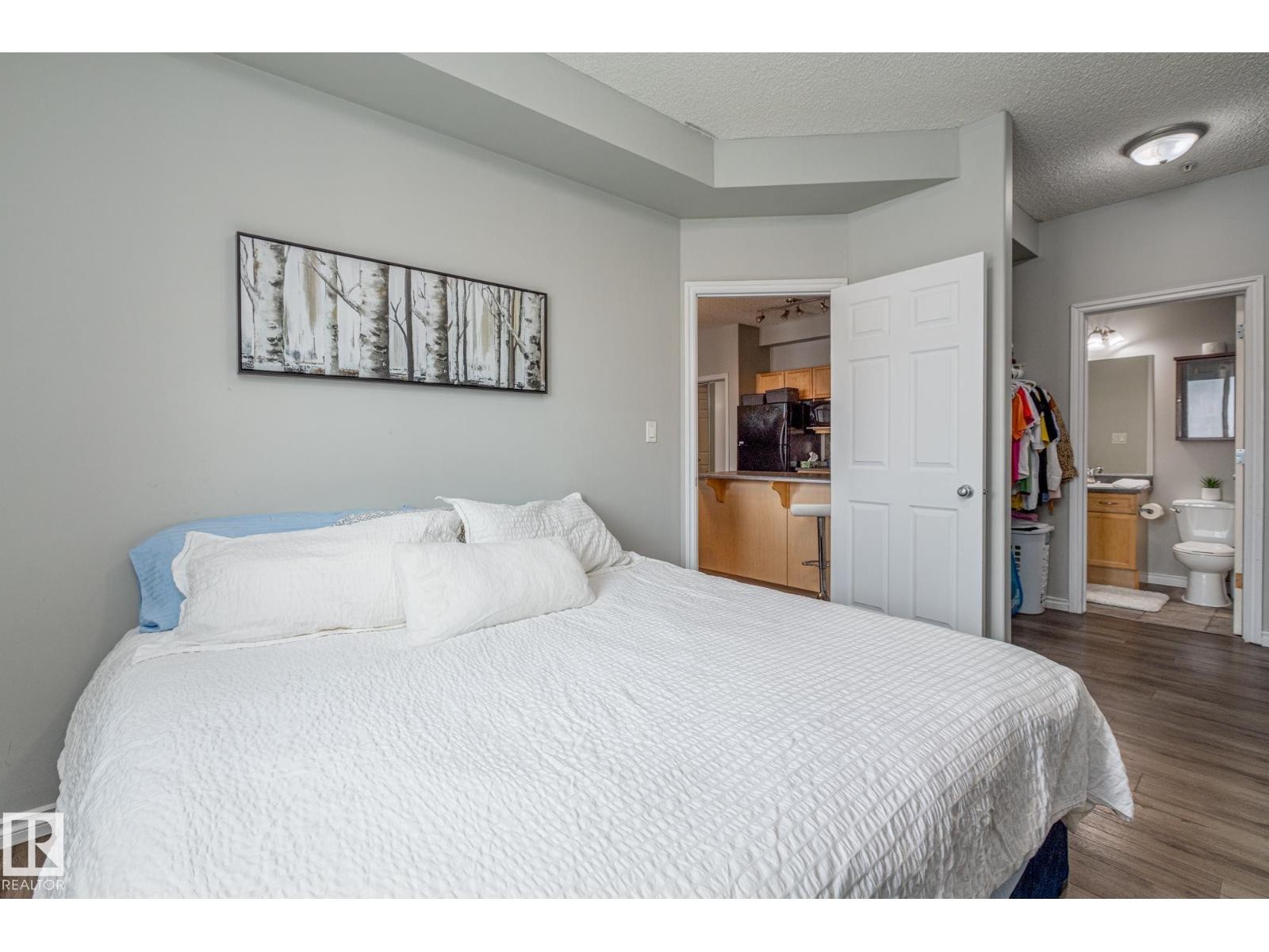 












#208 10118 95 ST NW

,
Edmonton,




Alberta
T5H4R6

