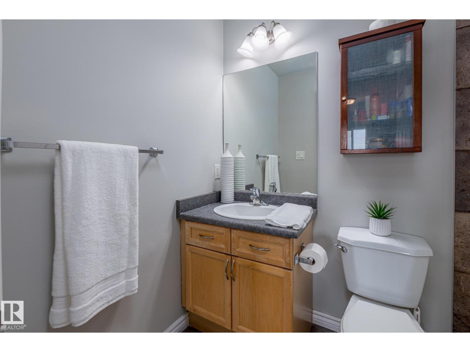 












#208 10118 95 ST NW

,
Edmonton,




Alberta
T5H4R6

