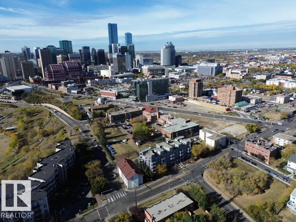 












#208 10118 95 ST NW

,
Edmonton,




Alberta
T5H4R6

