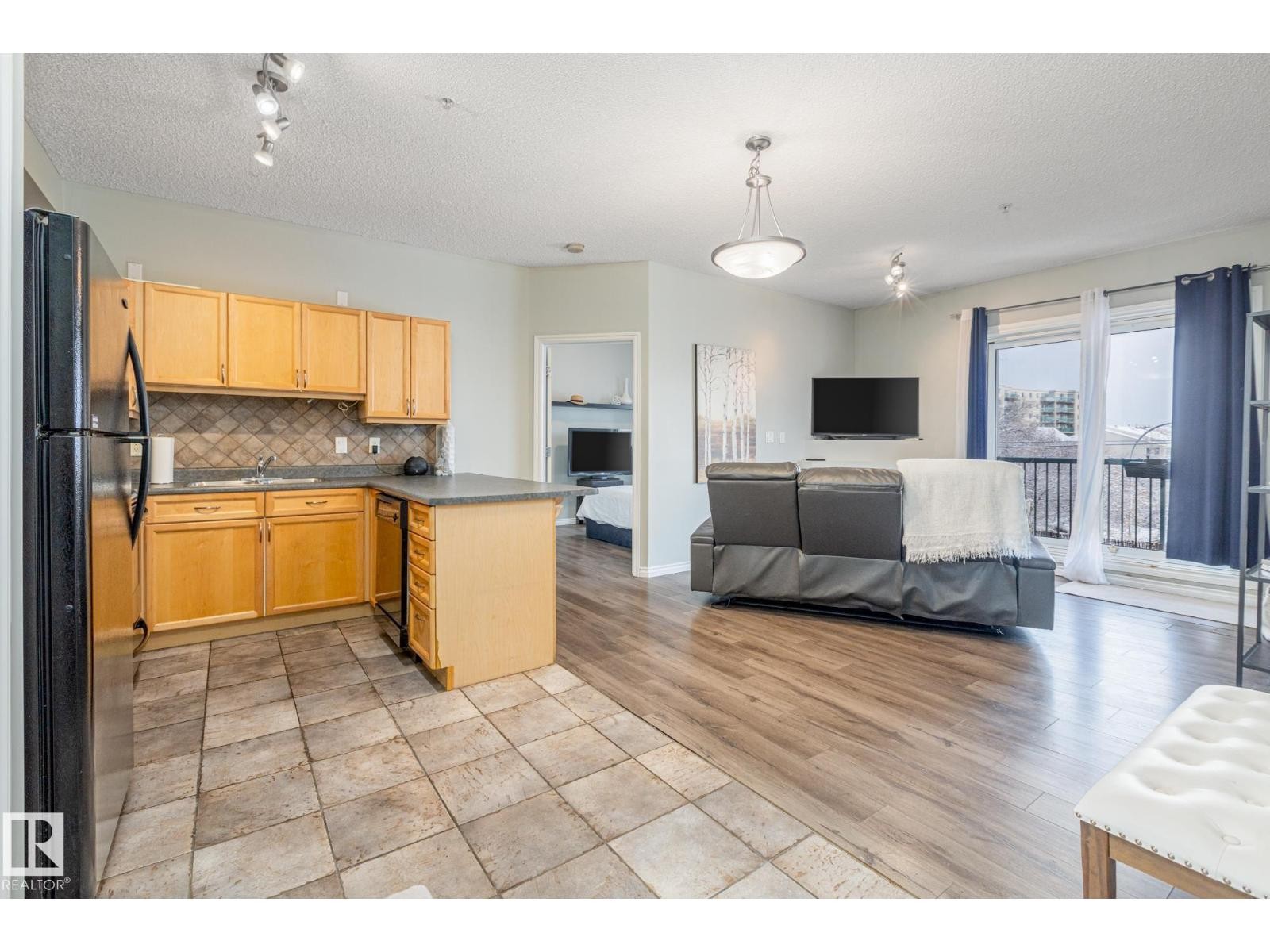 












#208 10118 95 ST NW

,
Edmonton,




Alberta
T5H4R6

