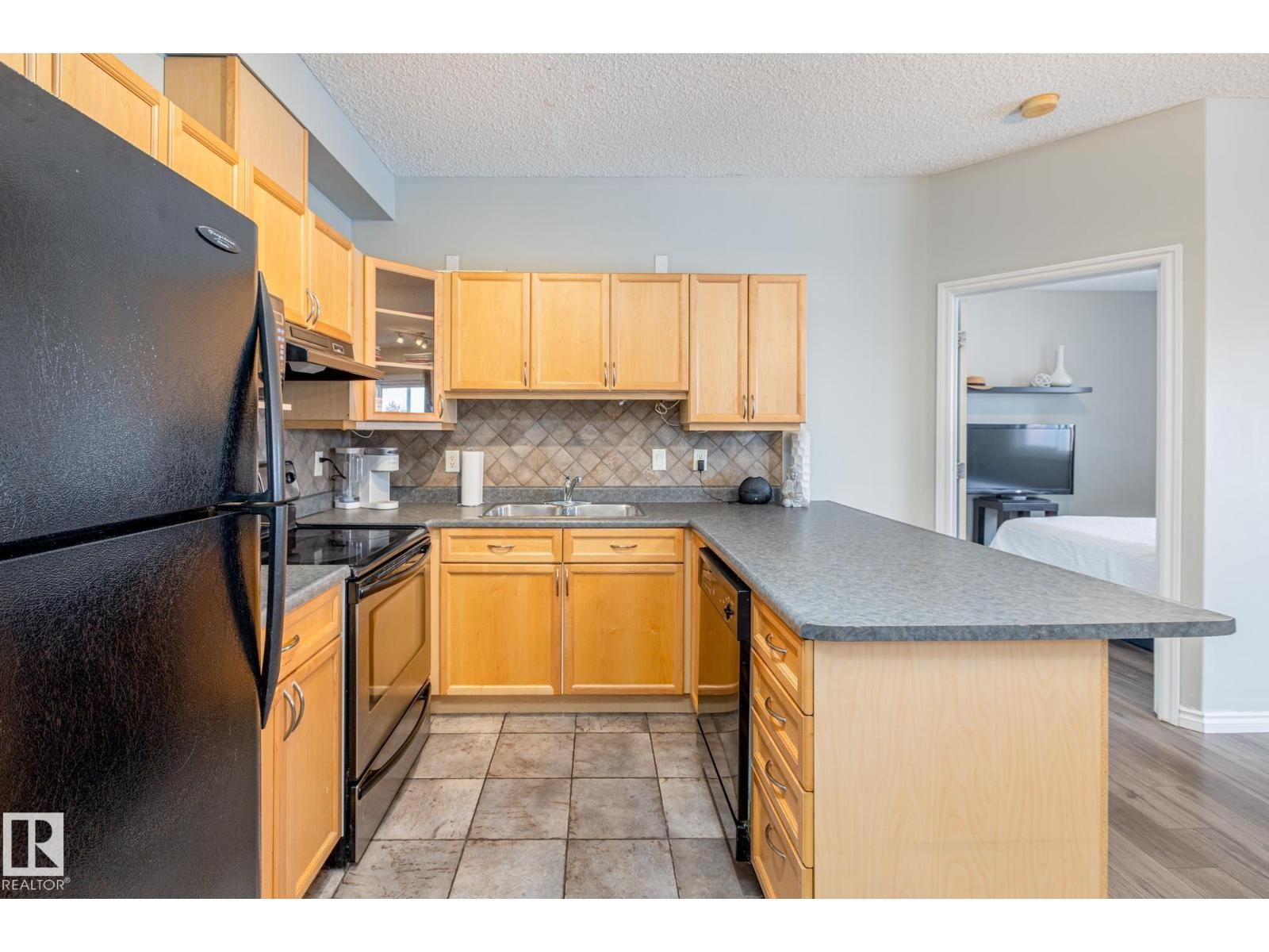 












#208 10118 95 ST NW

,
Edmonton,




Alberta
T5H4R6


