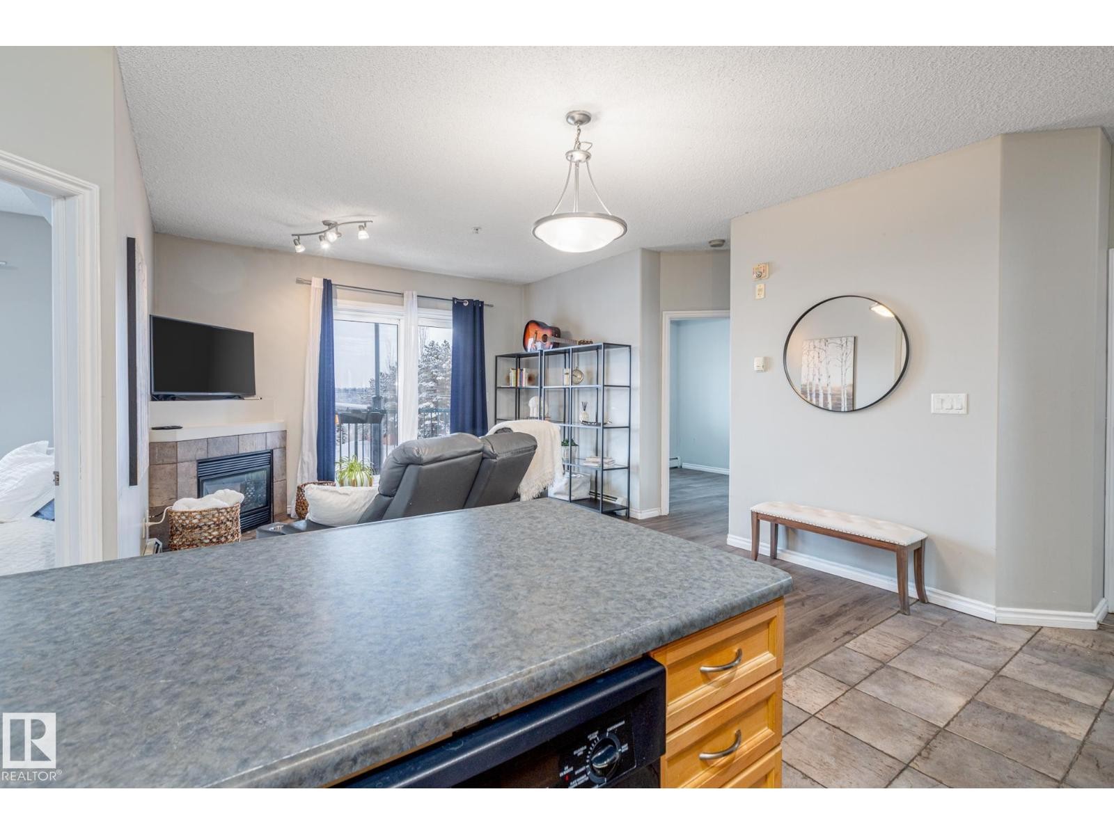 












#208 10118 95 ST NW

,
Edmonton,




Alberta
T5H4R6

