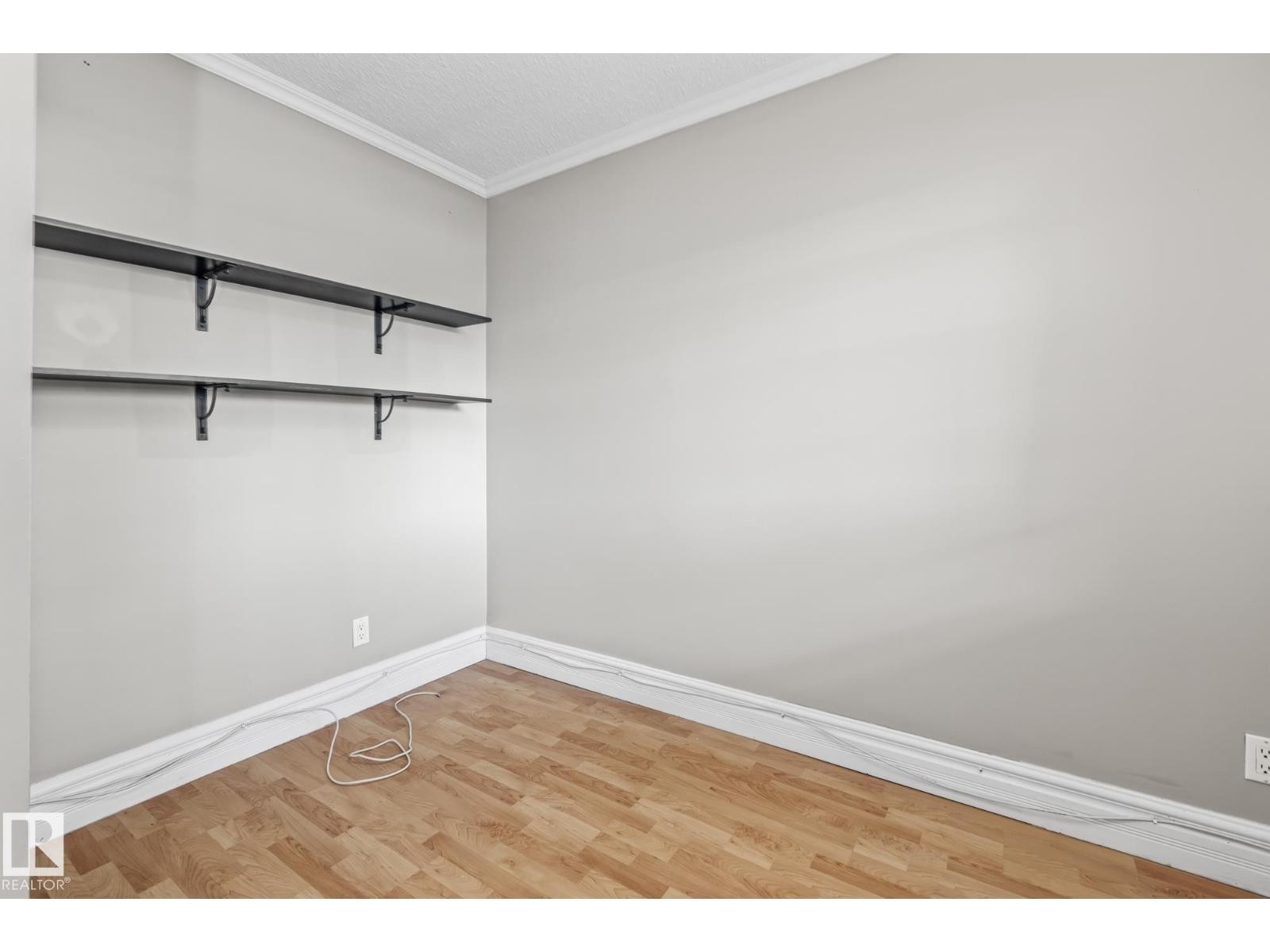 












#G7 10148 118 ST NW

,
Edmonton,




Alberta
T5K1Y4

