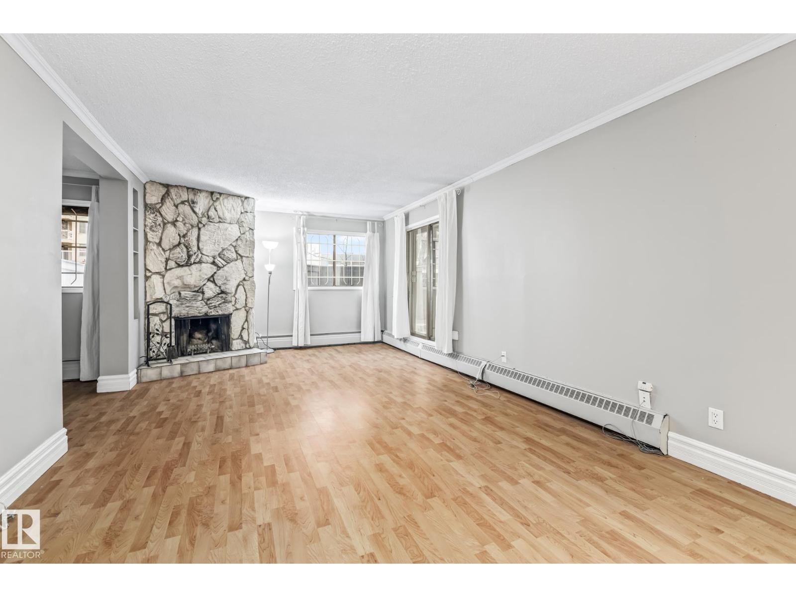 












#G7 10148 118 ST NW

,
Edmonton,




Alberta
T5K1Y4

