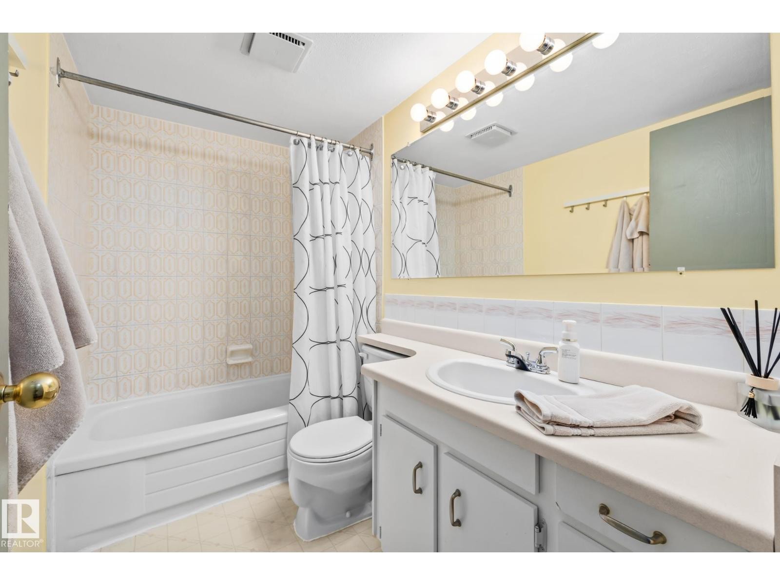 












#209 14811 51 AV NW

,
Edmonton,




Alberta
T6H5G4

