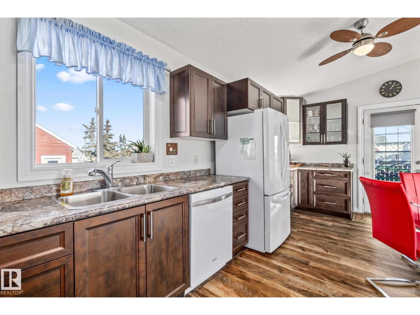 












4701 49 ST

,
Legal,




Alberta
T0G1L0

