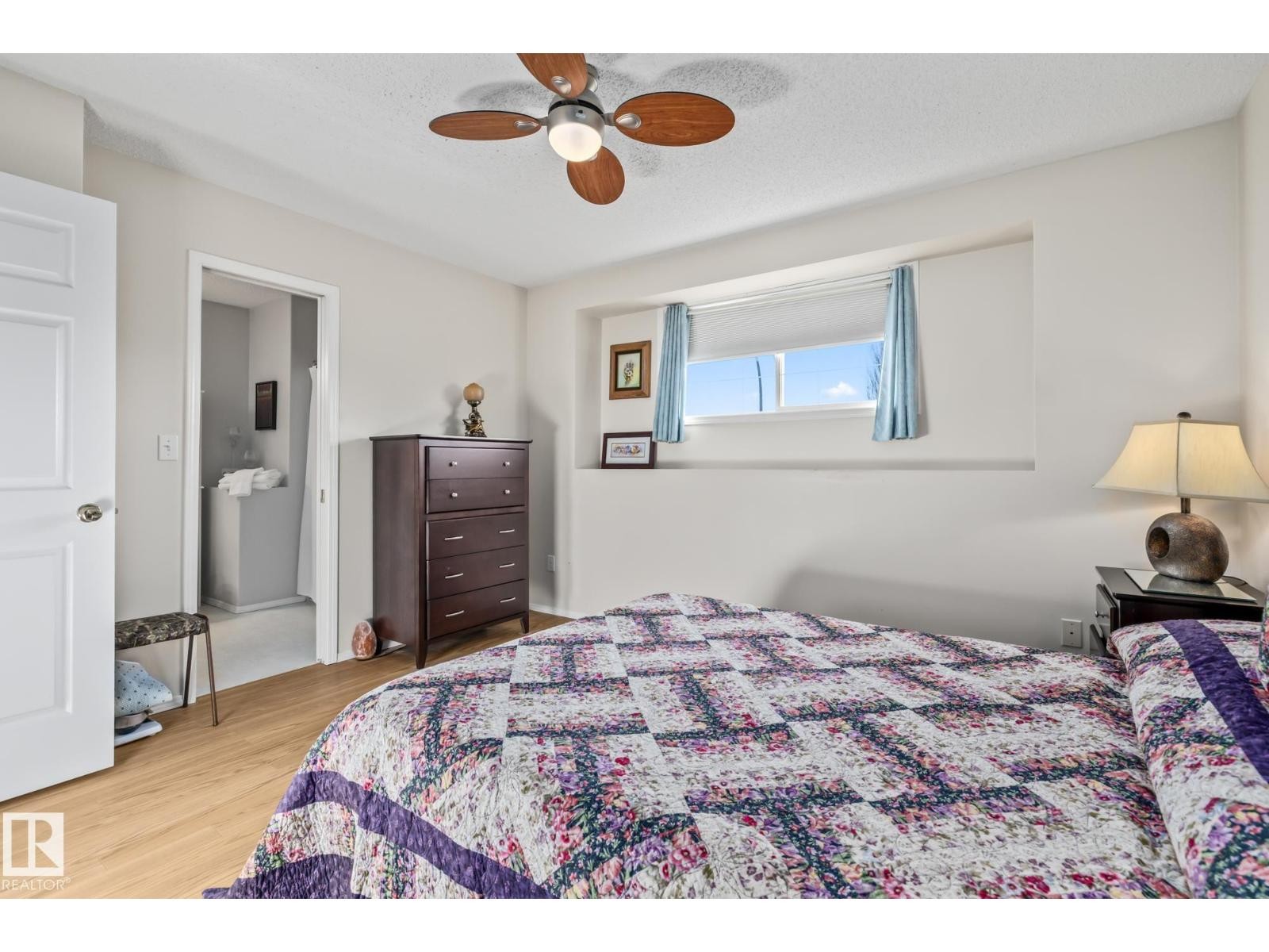 












4701 49 ST

,
Legal,




Alberta
T0G1L0

