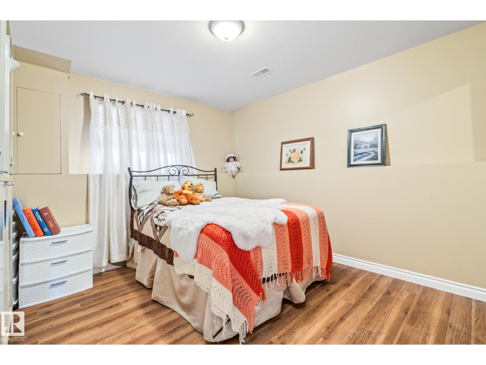 












4701 49 ST

,
Legal,




Alberta
T0G1L0

