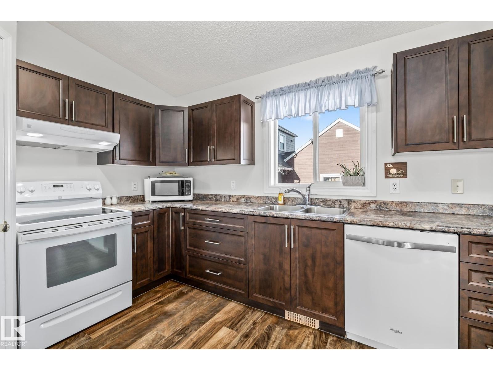 












4701 49 ST

,
Legal,




Alberta
T0G1L0

