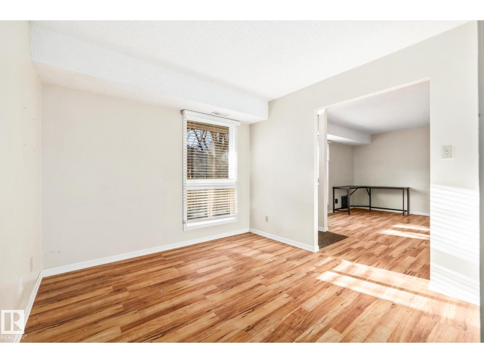 












#136 70 WOODLANDS RD

,
St. Albert,




Alberta
T8N5H4

