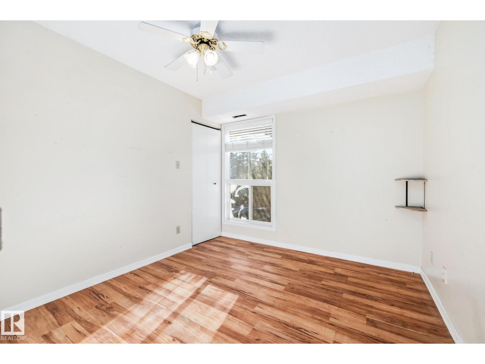 












#136 70 WOODLANDS RD

,
St. Albert,




Alberta
T8N5H4

