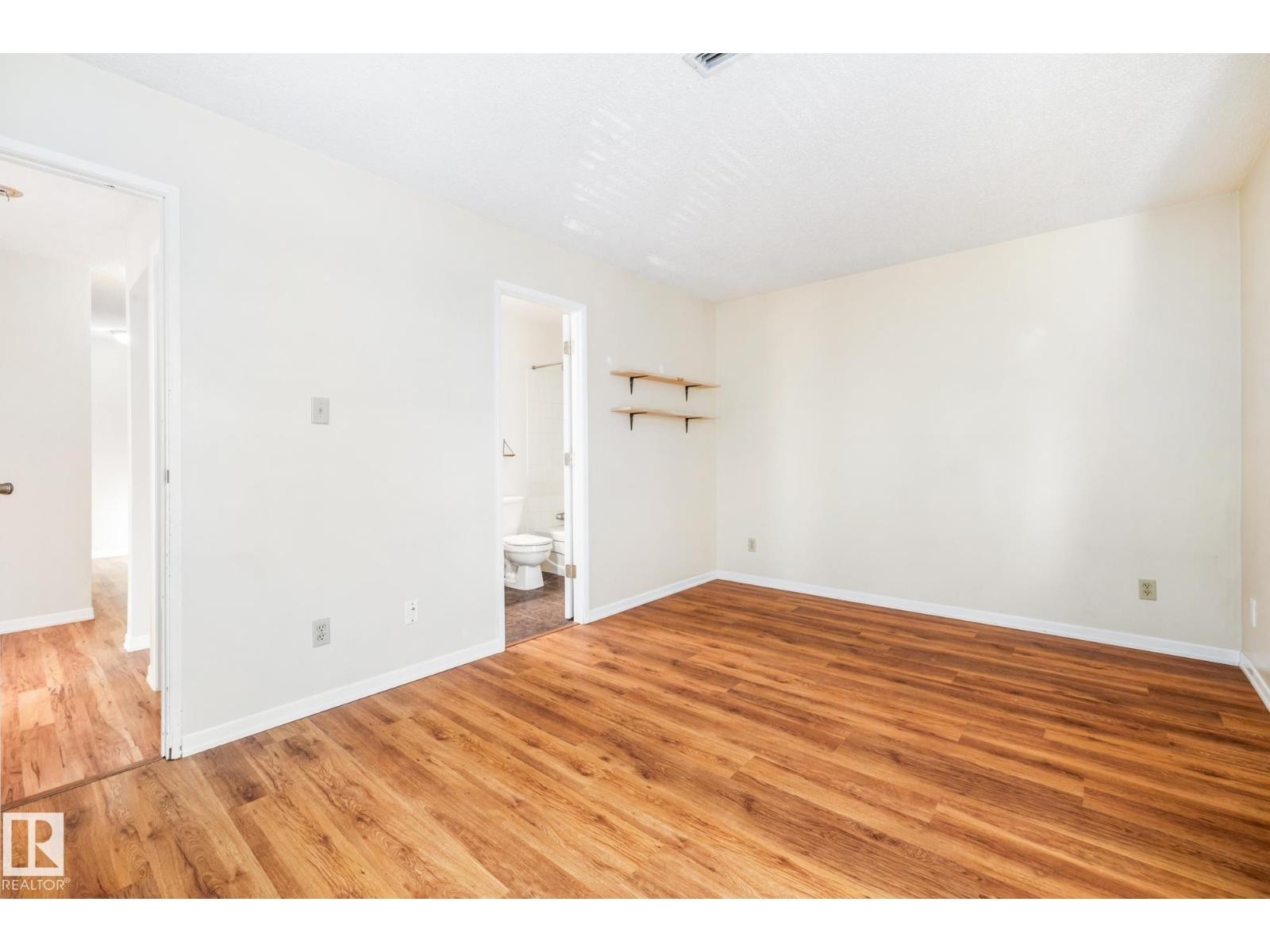 












#136 70 WOODLANDS RD

,
St. Albert,




Alberta
T8N5H4

