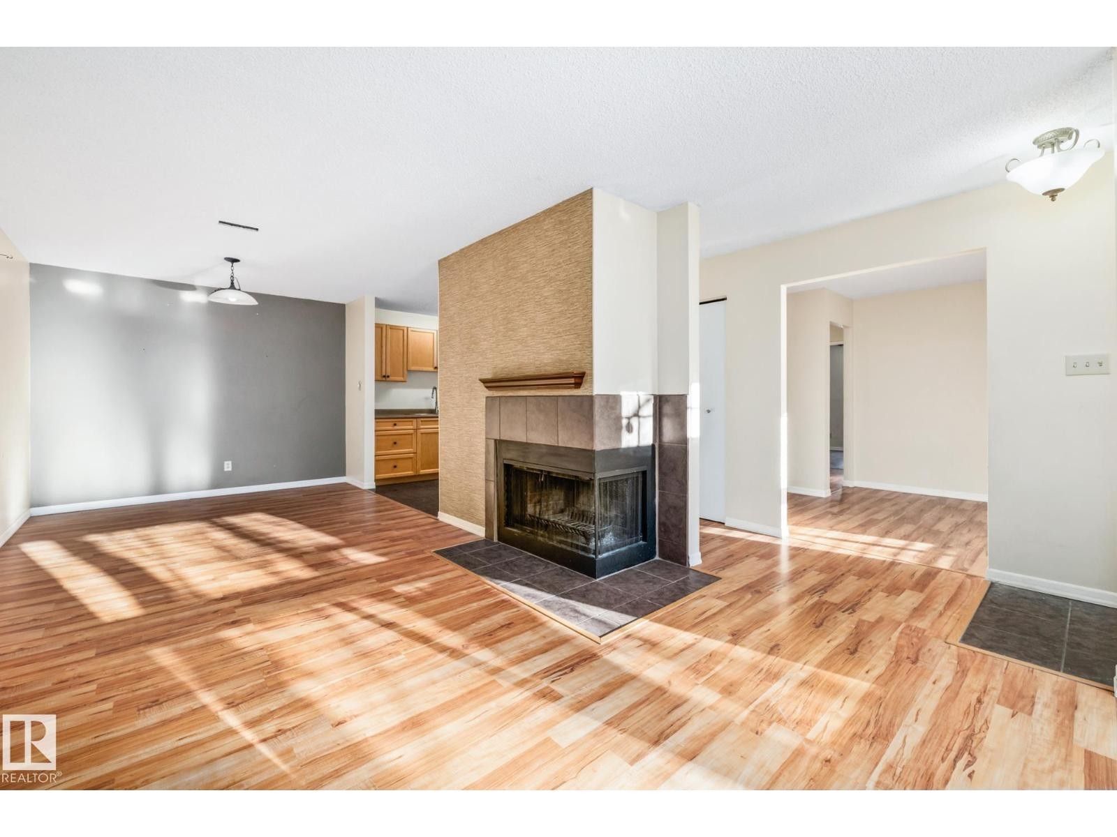 












#136 70 WOODLANDS RD

,
St. Albert,




Alberta
T8N5H4

