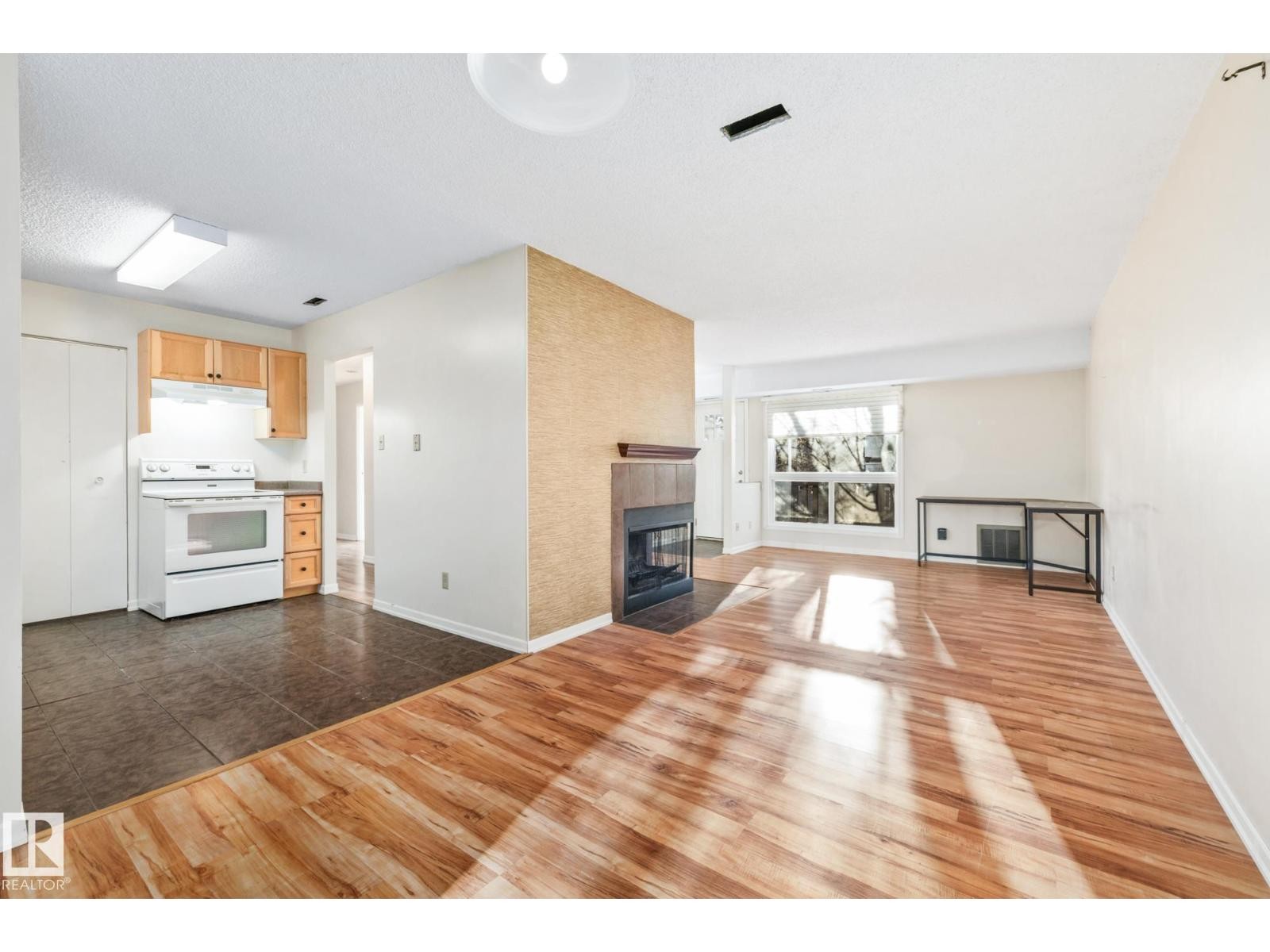 












#136 70 WOODLANDS RD

,
St. Albert,




Alberta
T8N5H4

