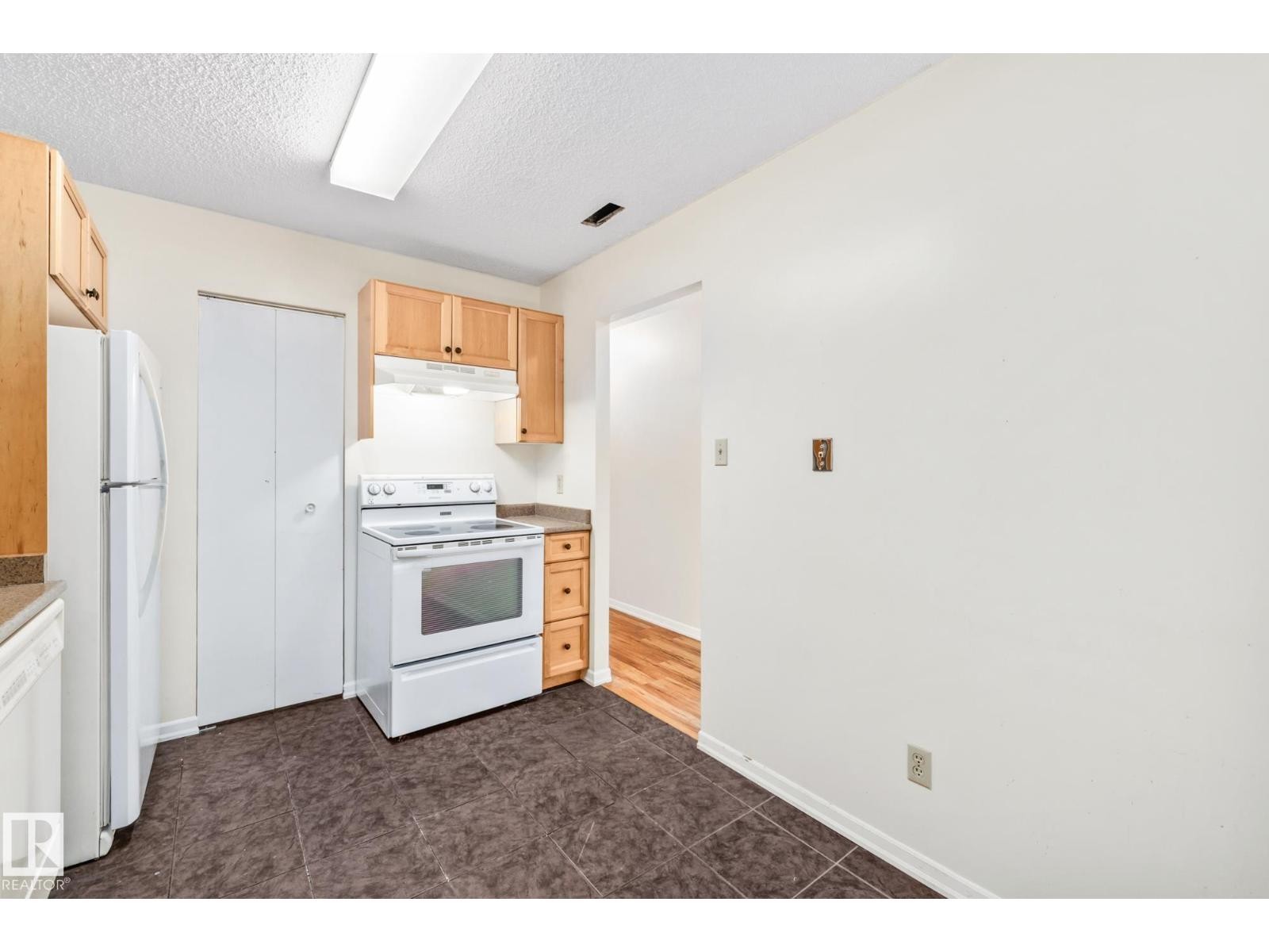 












#136 70 WOODLANDS RD

,
St. Albert,




Alberta
T8N5H4

