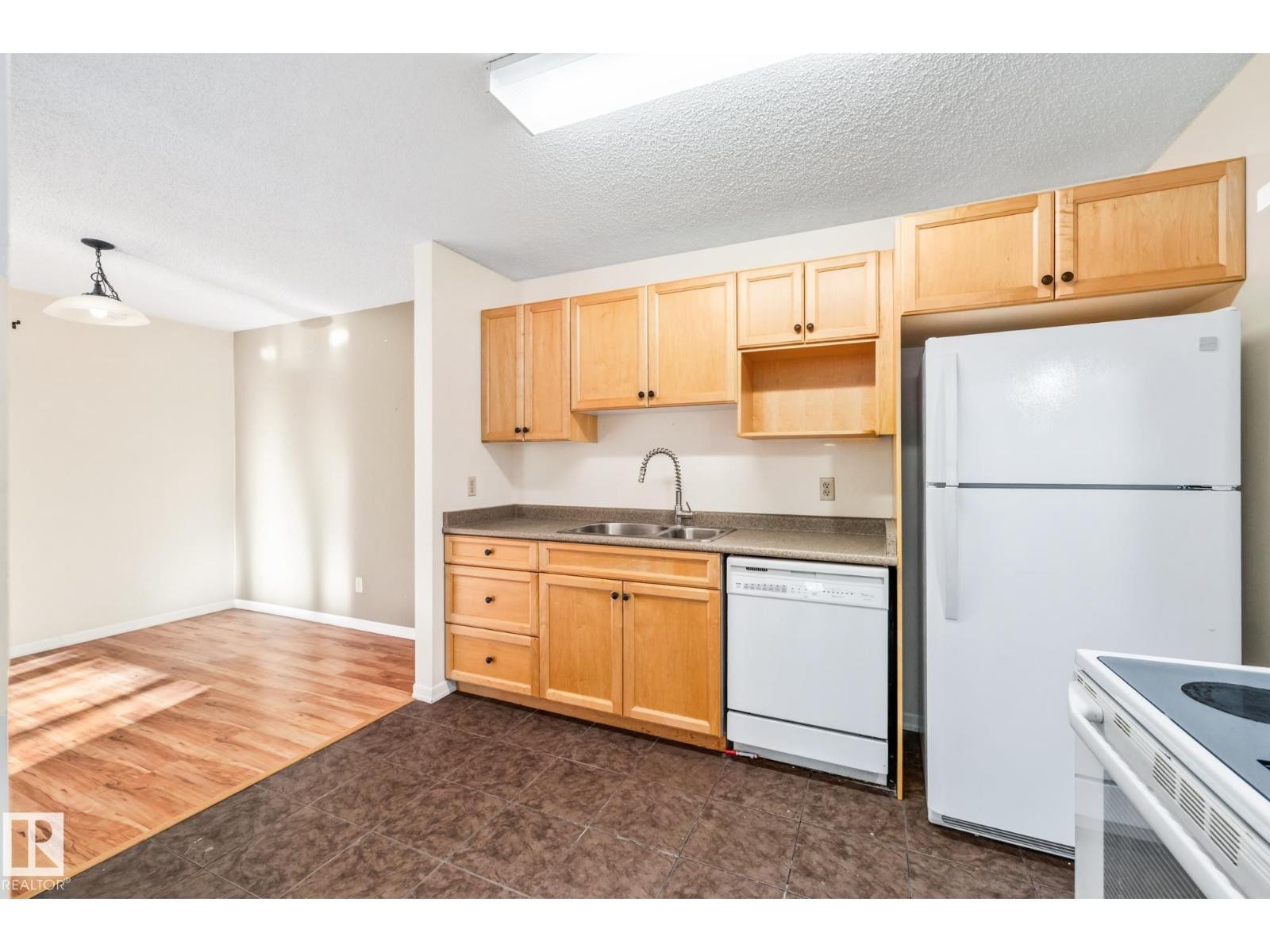 












#136 70 WOODLANDS RD

,
St. Albert,




Alberta
T8N5H4

